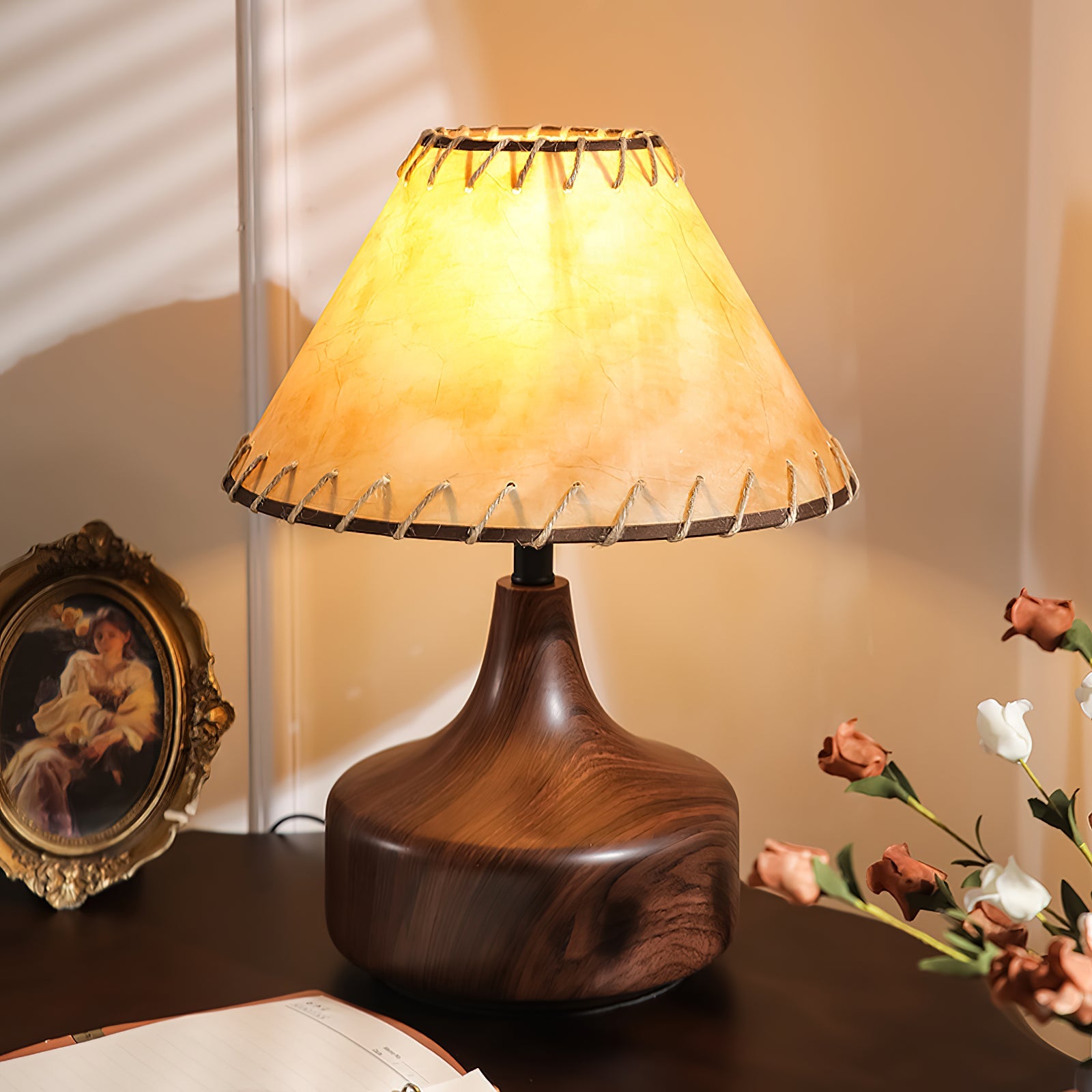 Enloeza Table Lamp