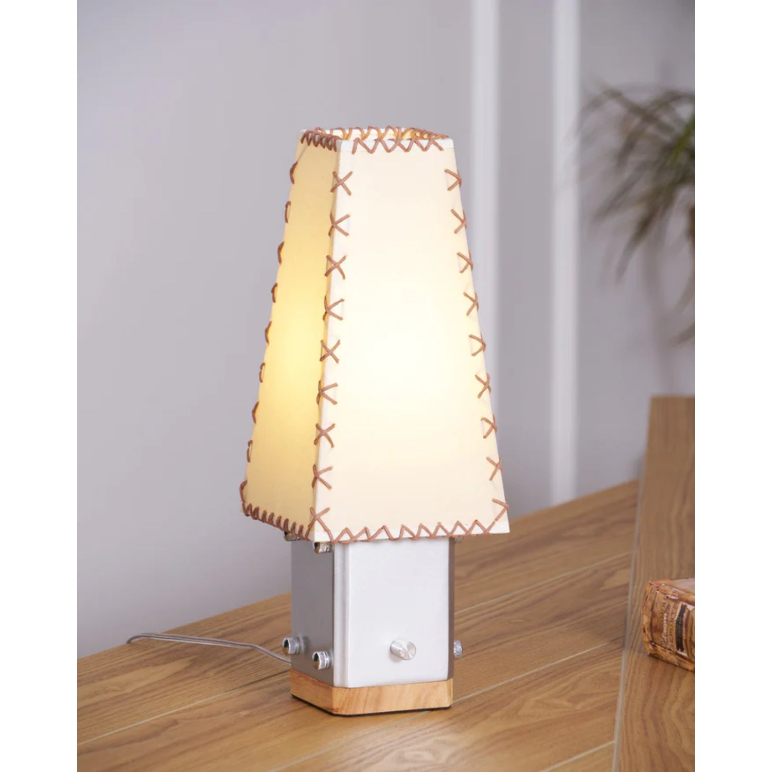 Elestea Table Lamp