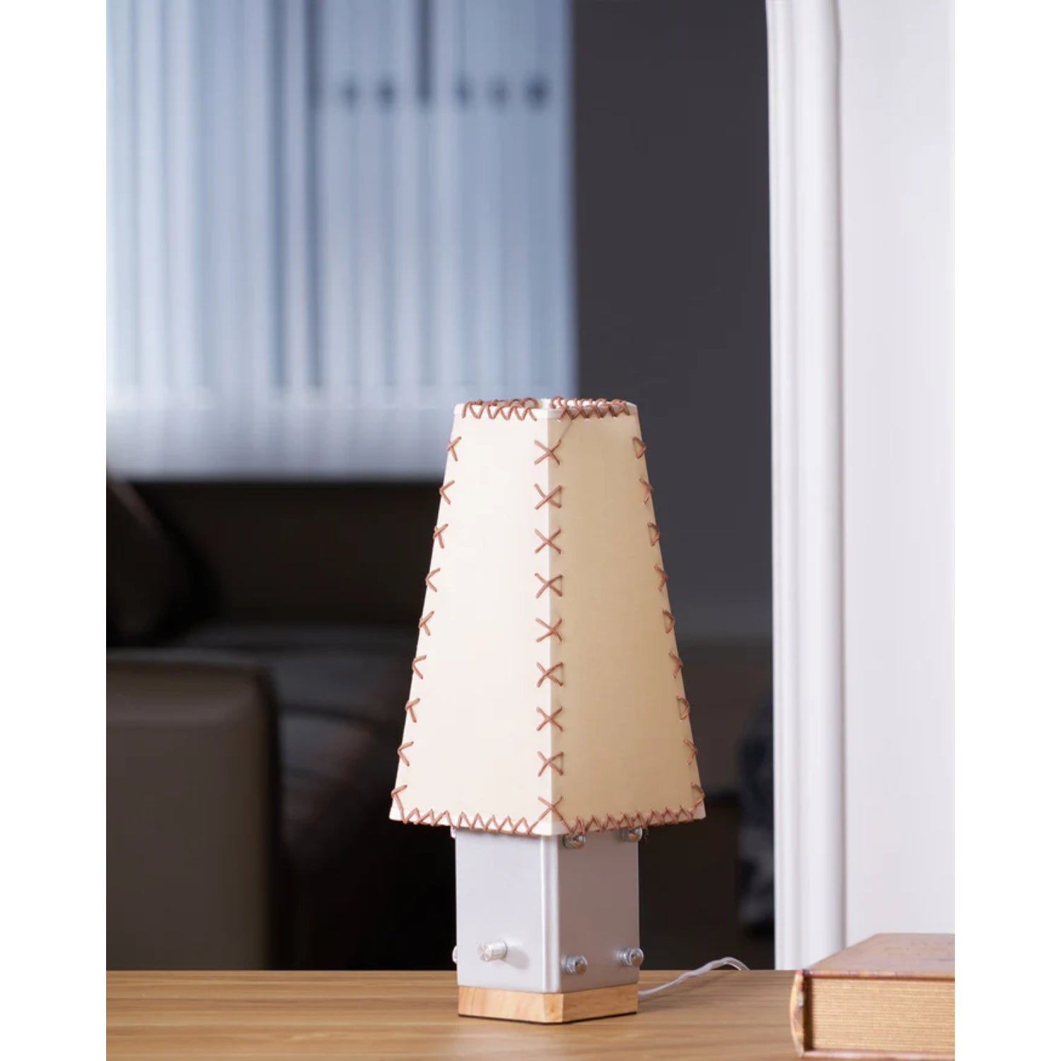Elestea Table Lamp
