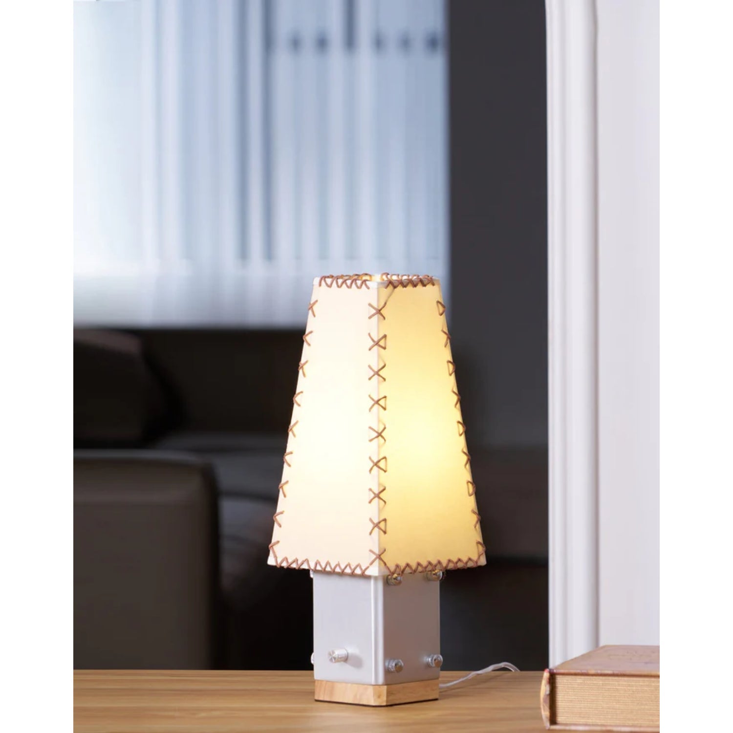 Elestea Table Lamp