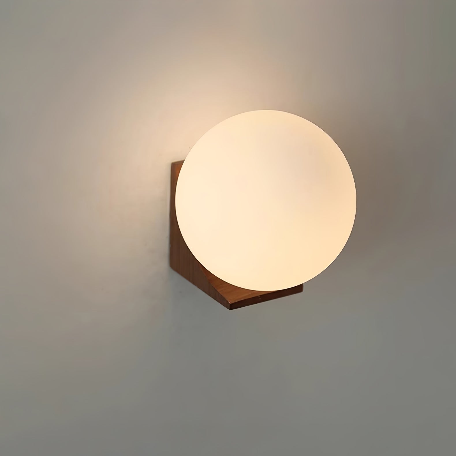 Lyso Orb Wall Light