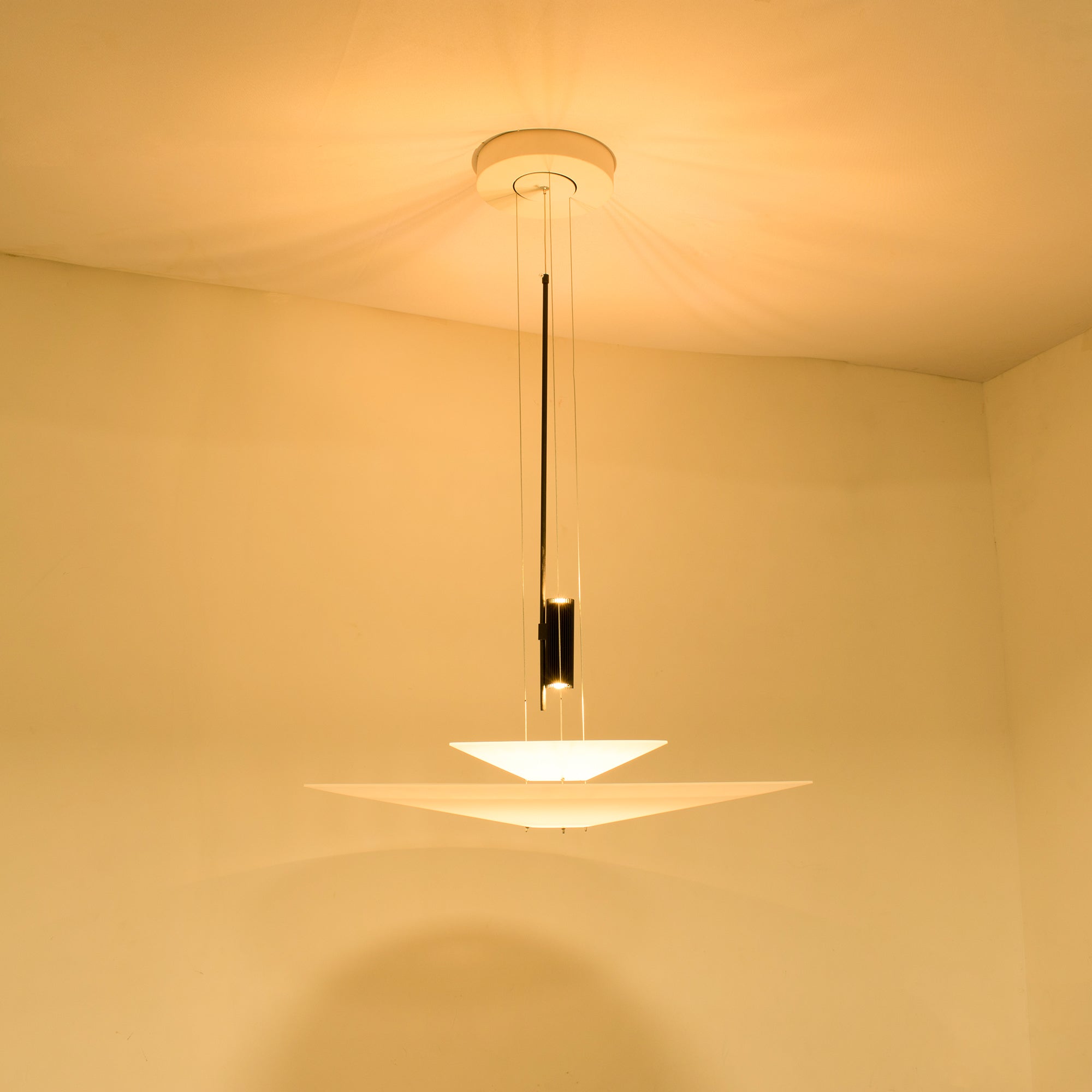 Merru Disc Pendant Light