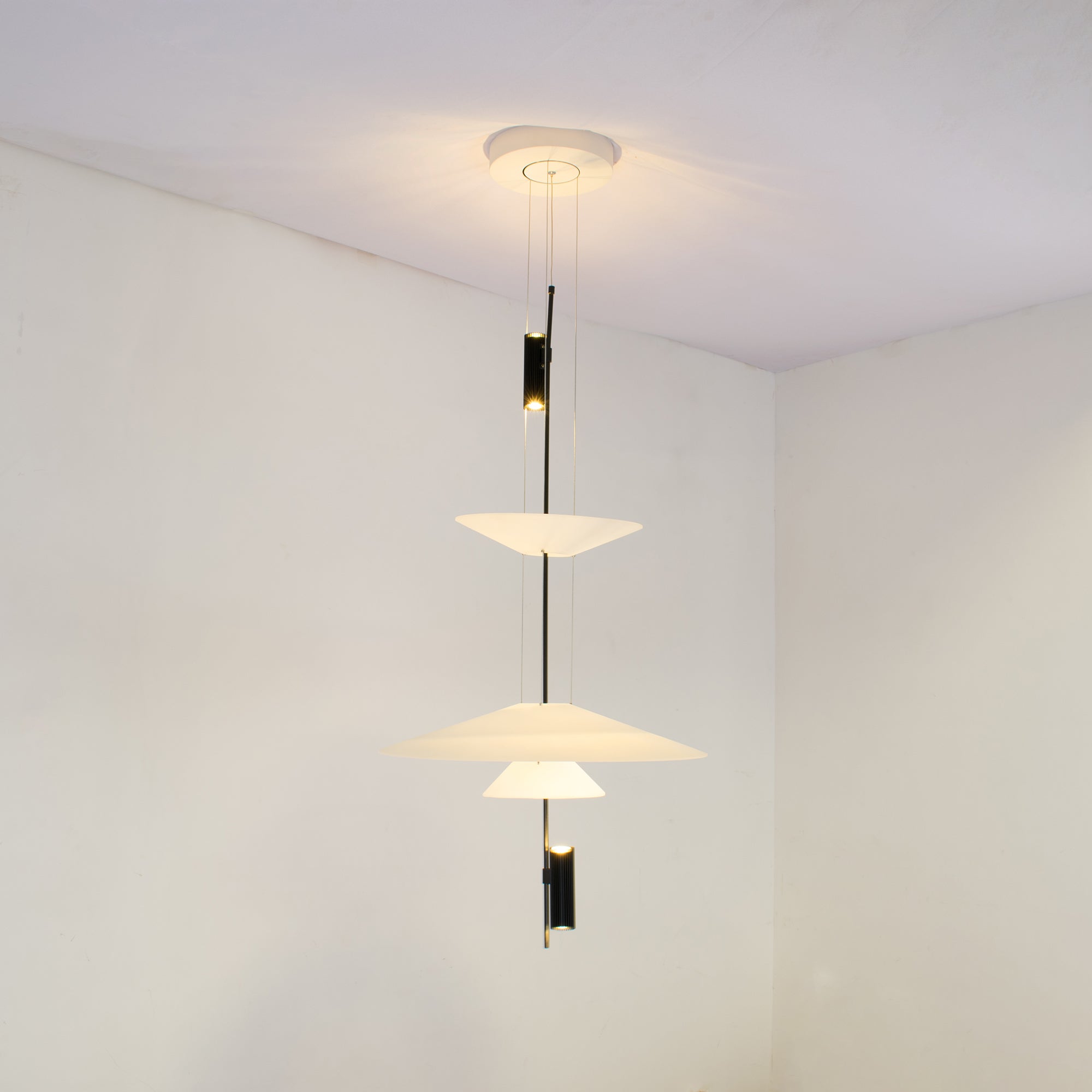Merru Disc Pendant Light