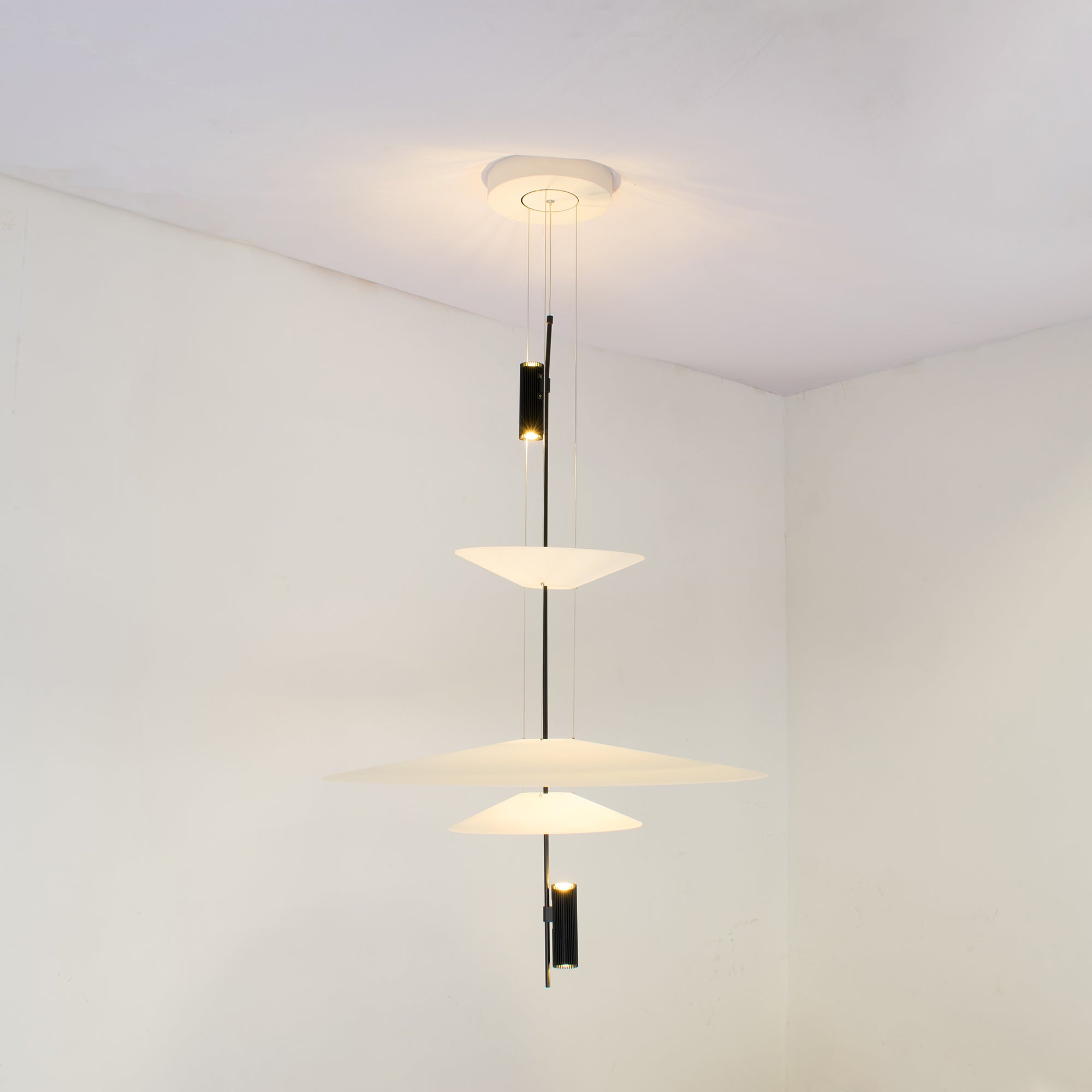 Merru Disc Pendant Light