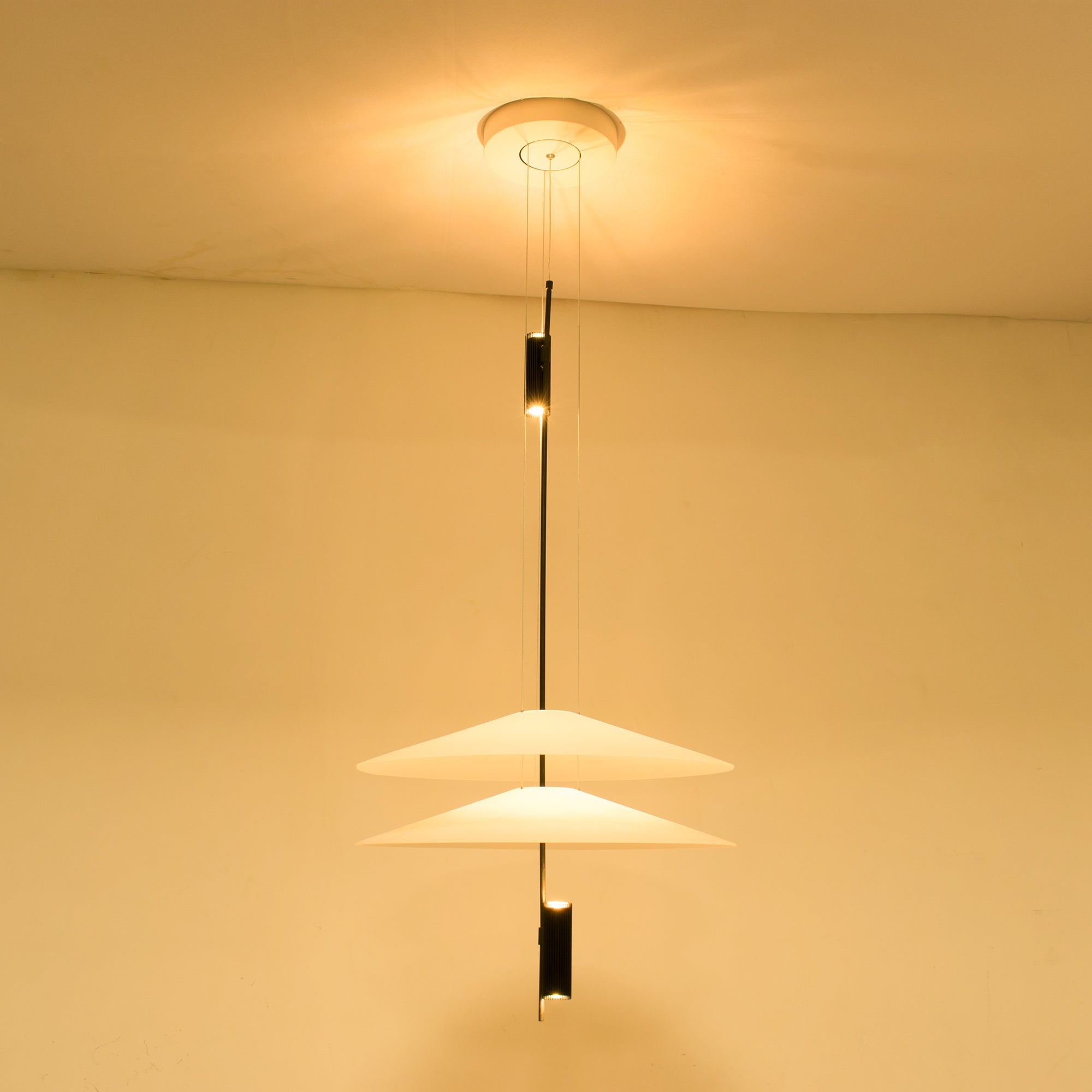 Merru Disc Pendant Light