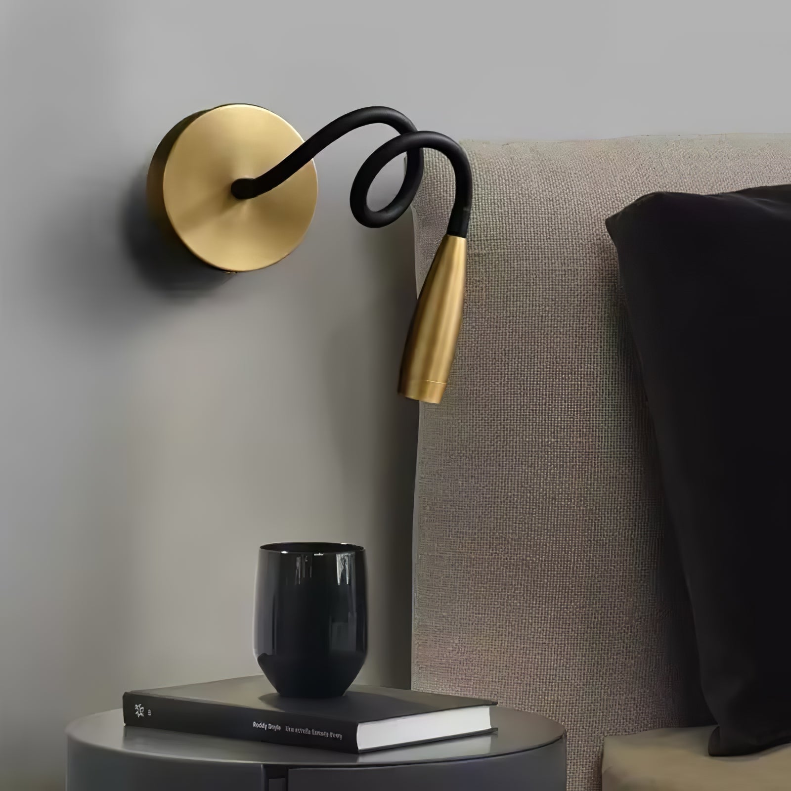 Fluxy Wall Light