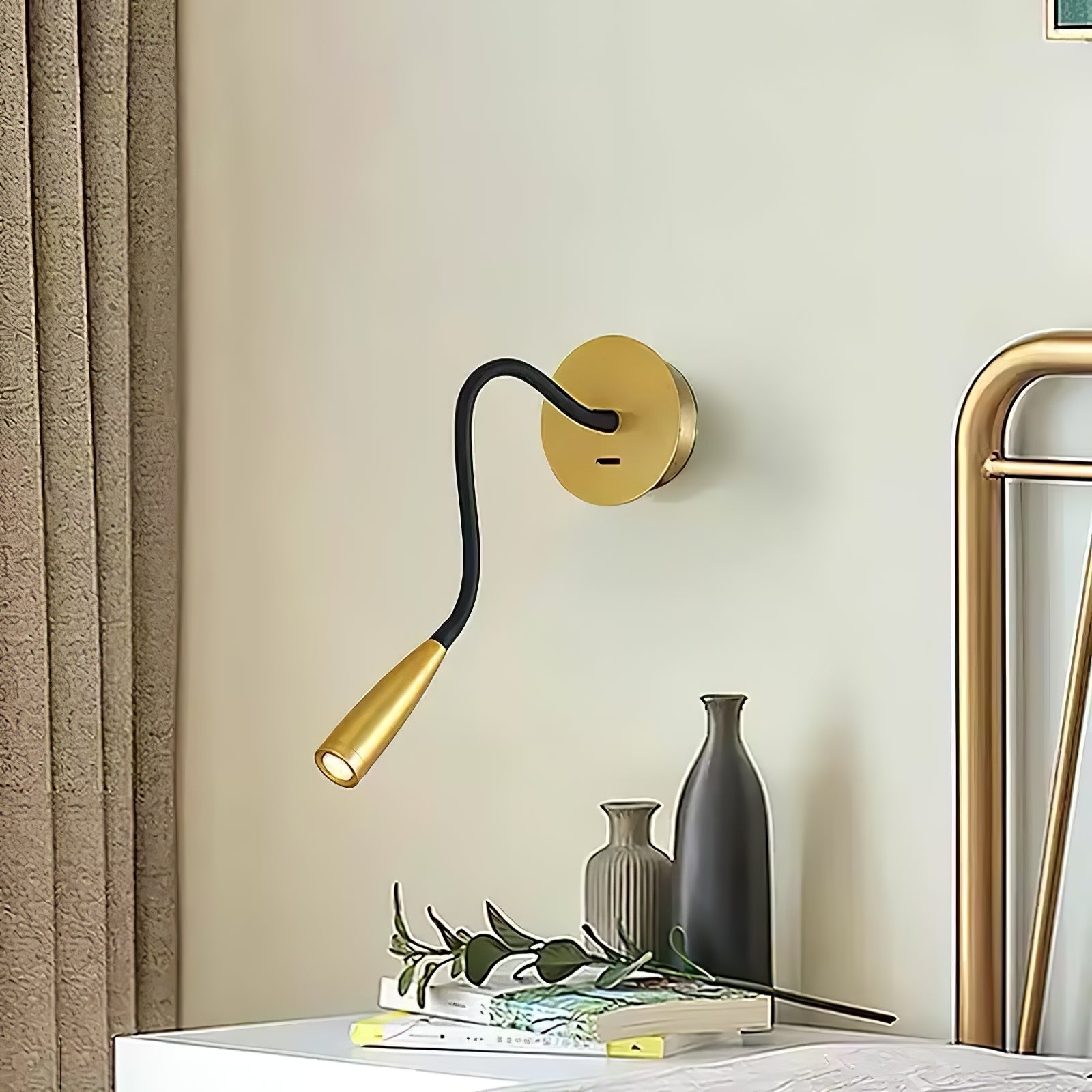 Fluxy Wall Light