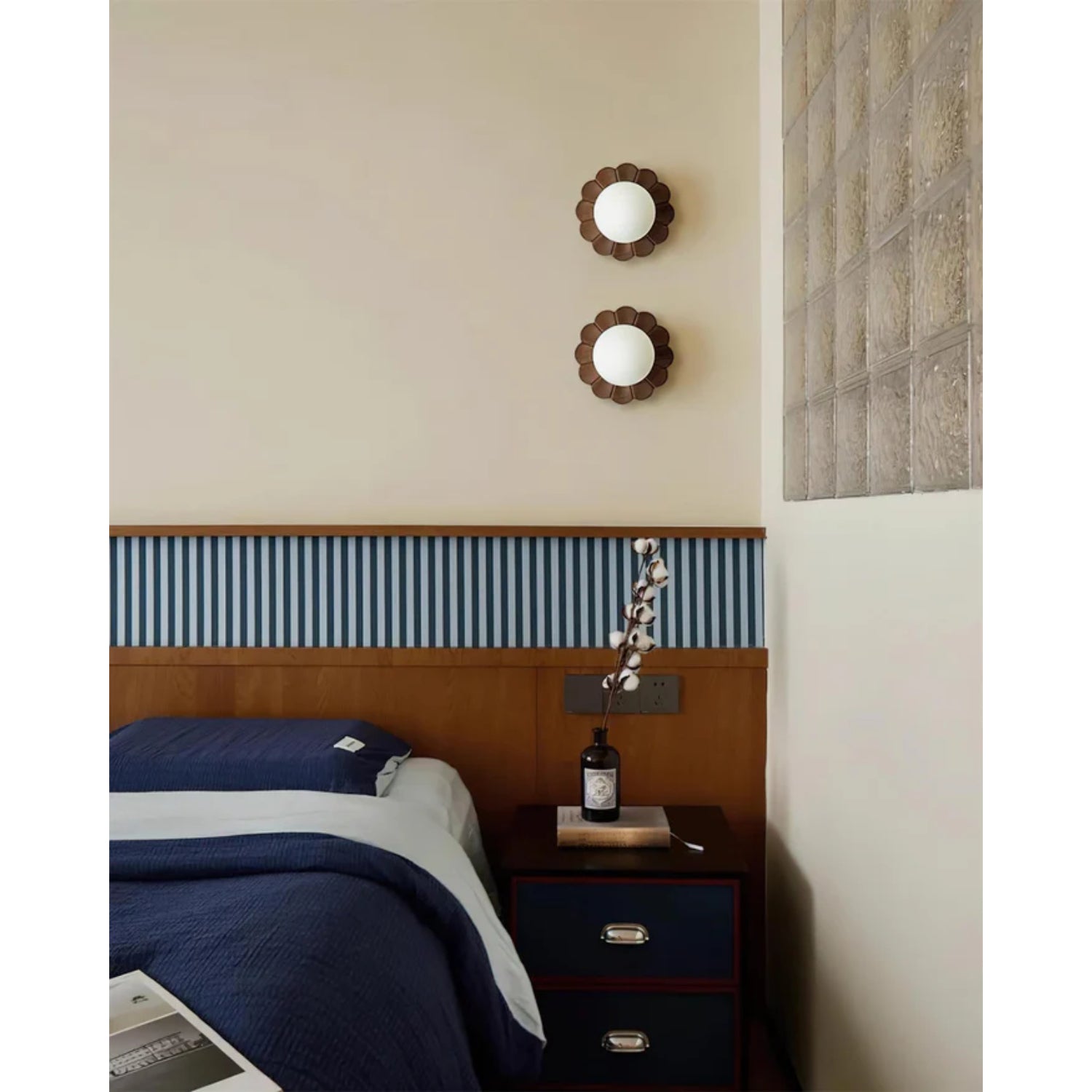 Fenora Wall Light
