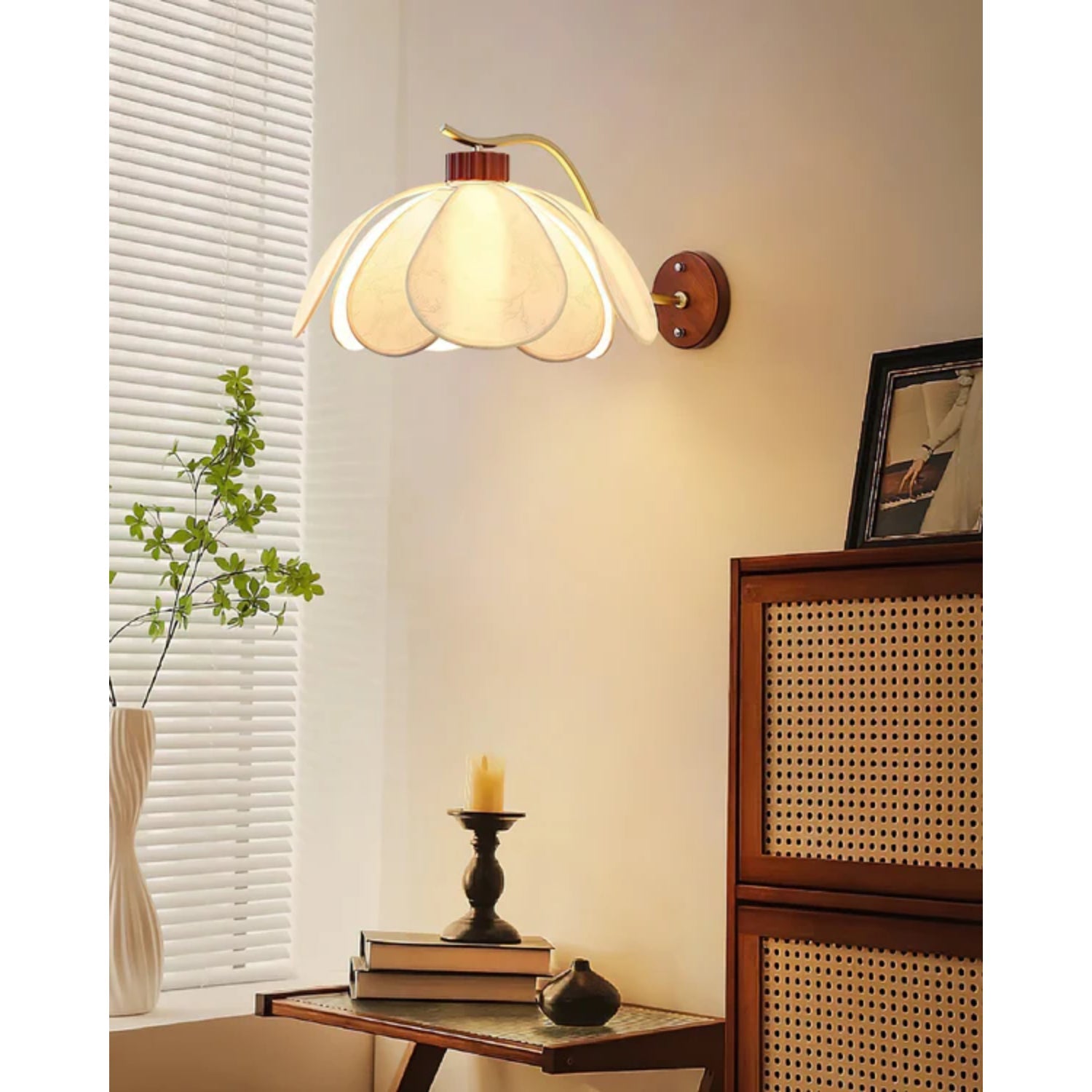 Dolenna Flower Wall Light