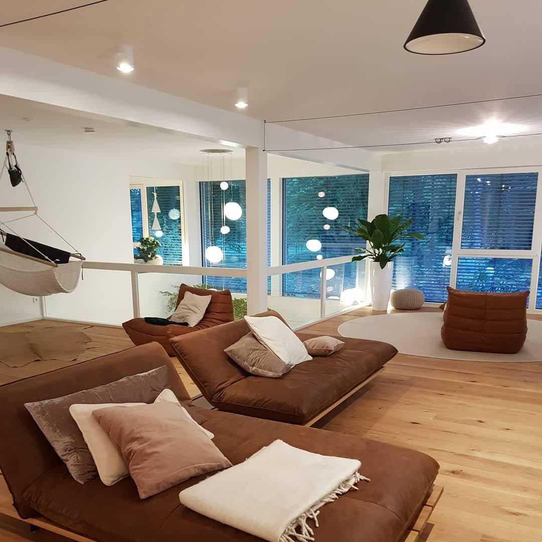 Fravon Pendant Light