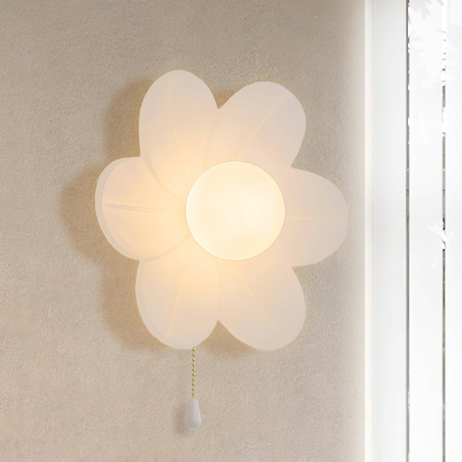 Lyn Flower-Shaped Wall Light