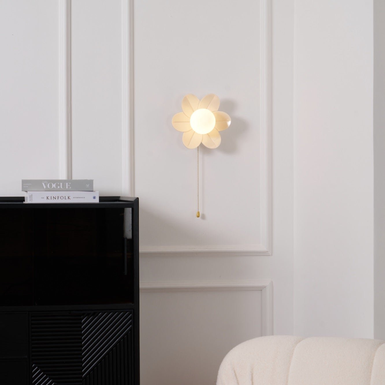 Lyn Flower-Shaped Wall Light