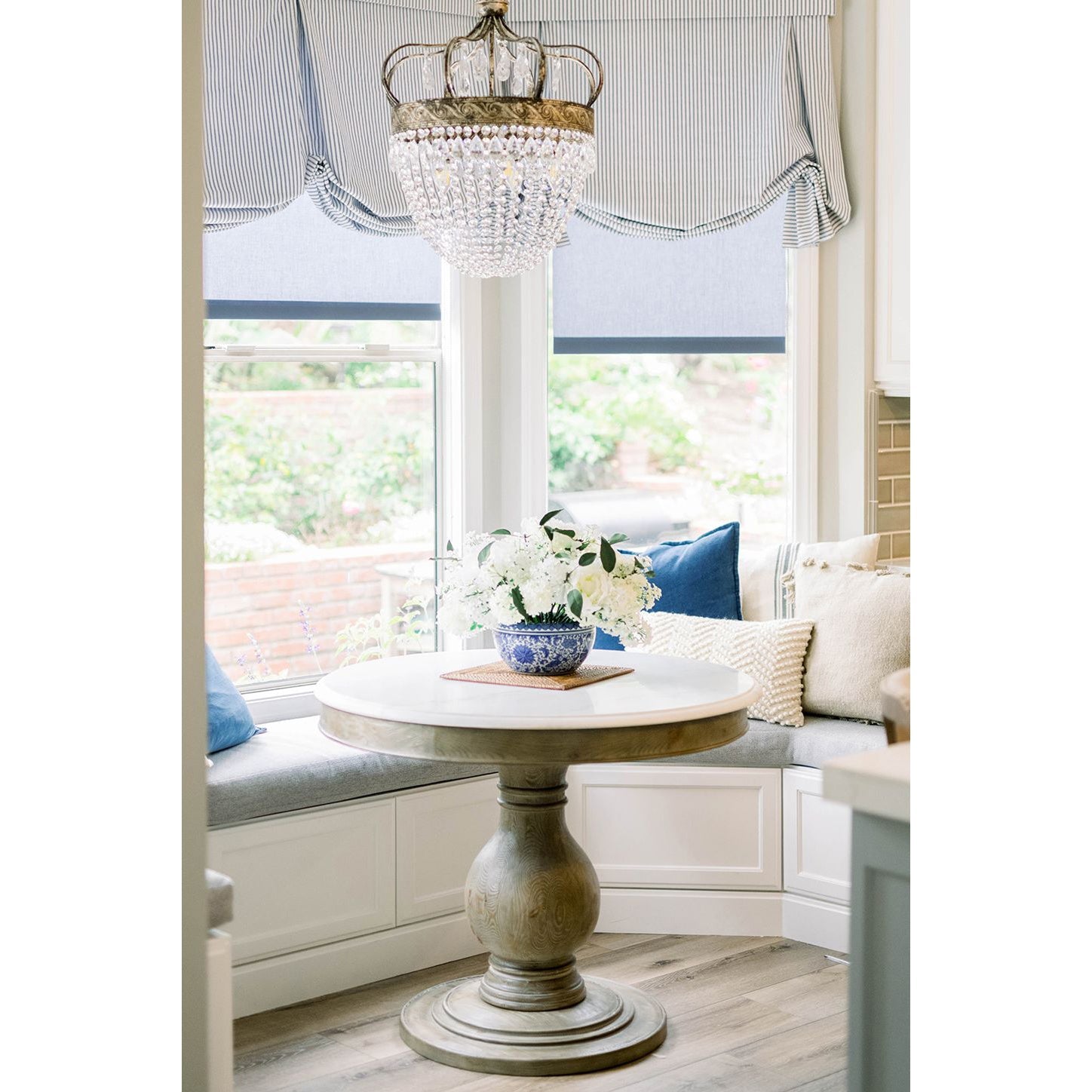 Quinnoel Tear Drop Chandelier