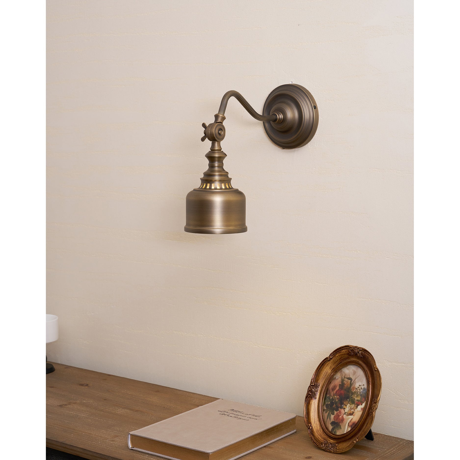 Miloara Vintage Wall Light