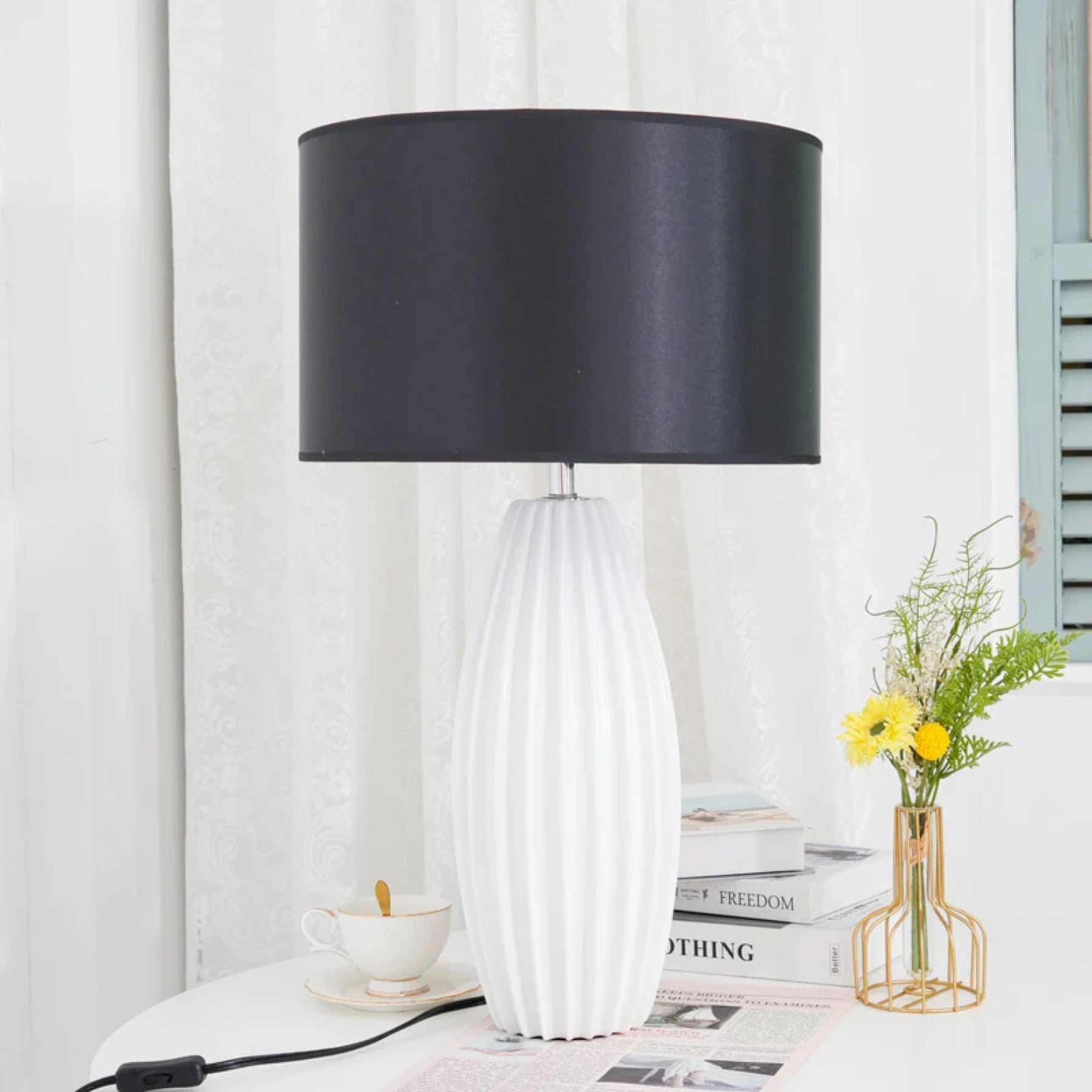 Gilinemo Table Lamp