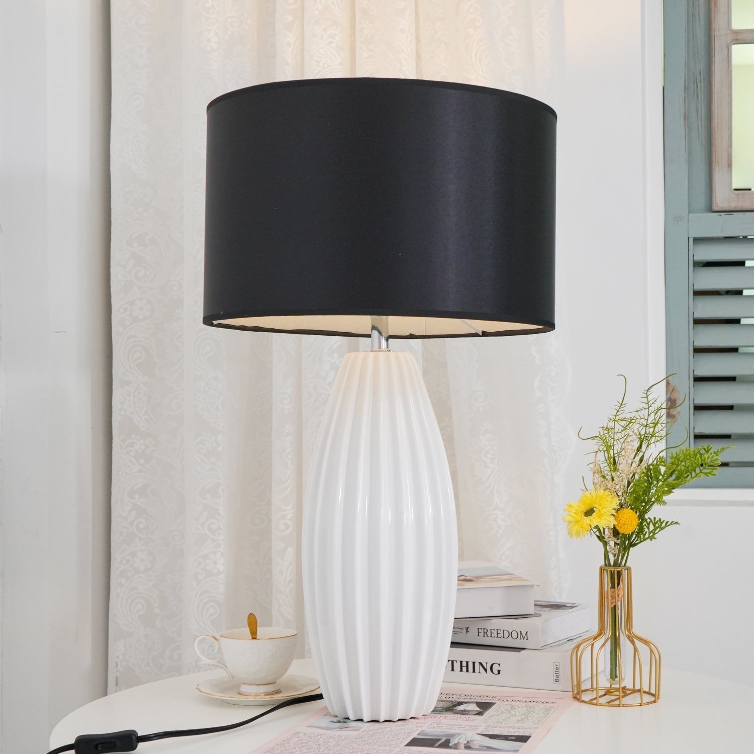 Gilinemo Table Lamp