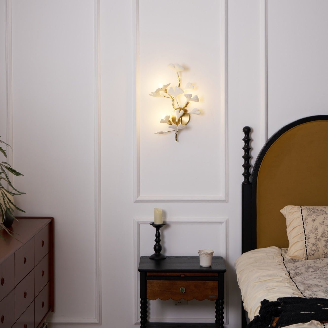 Fynzor Flower Wall Light