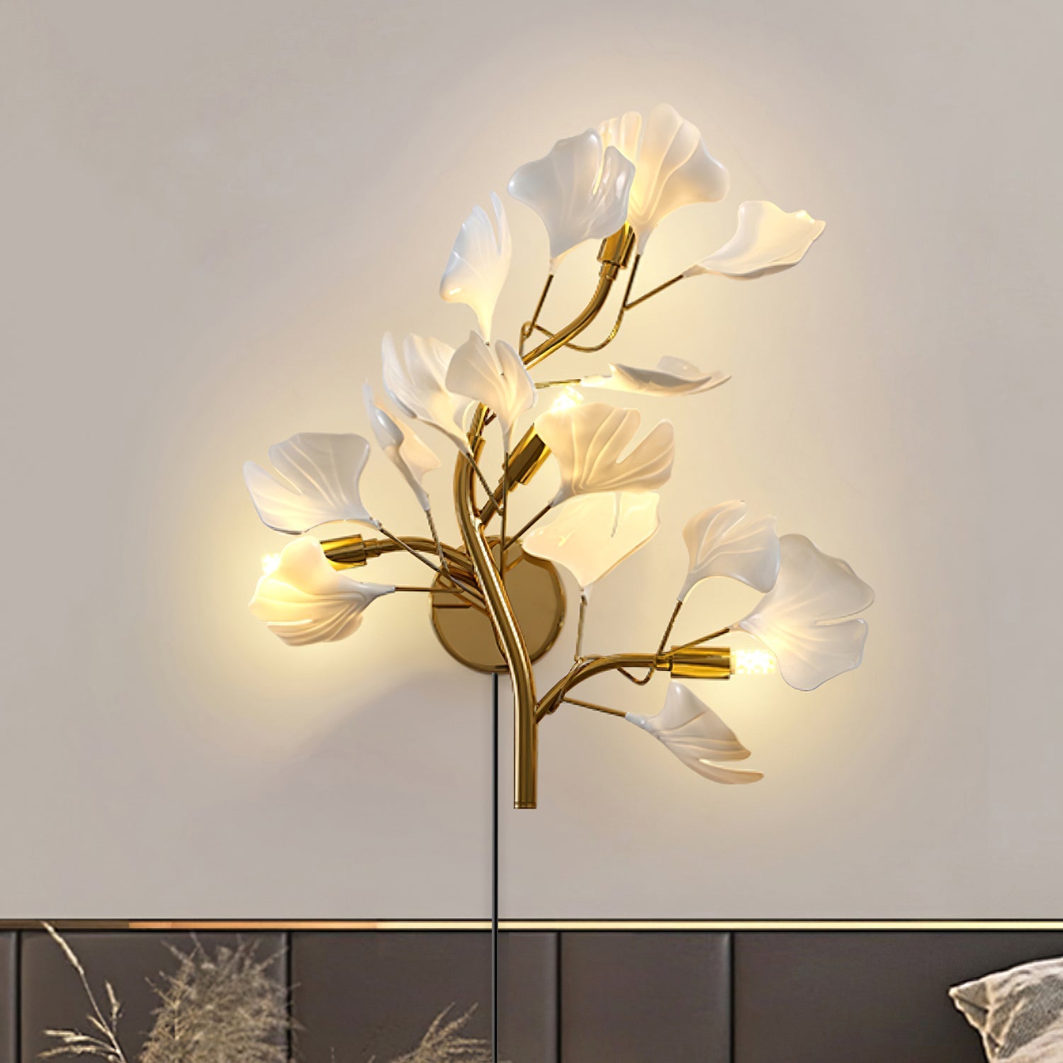 Egiso Flower Wall Light