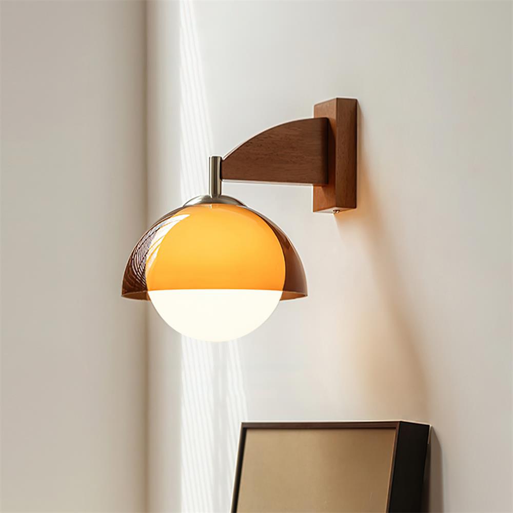 Letova Wall Light