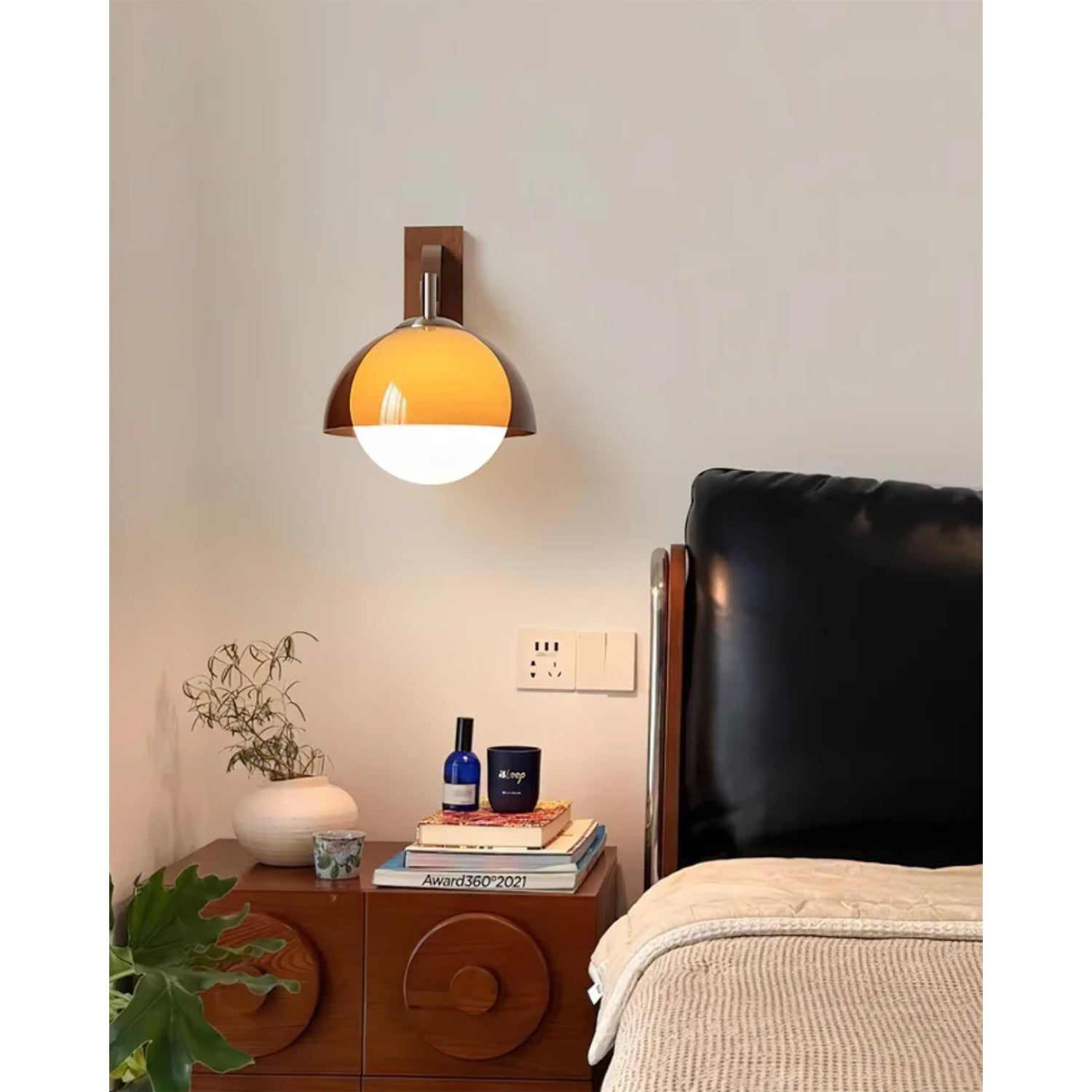 Letova Wall Light