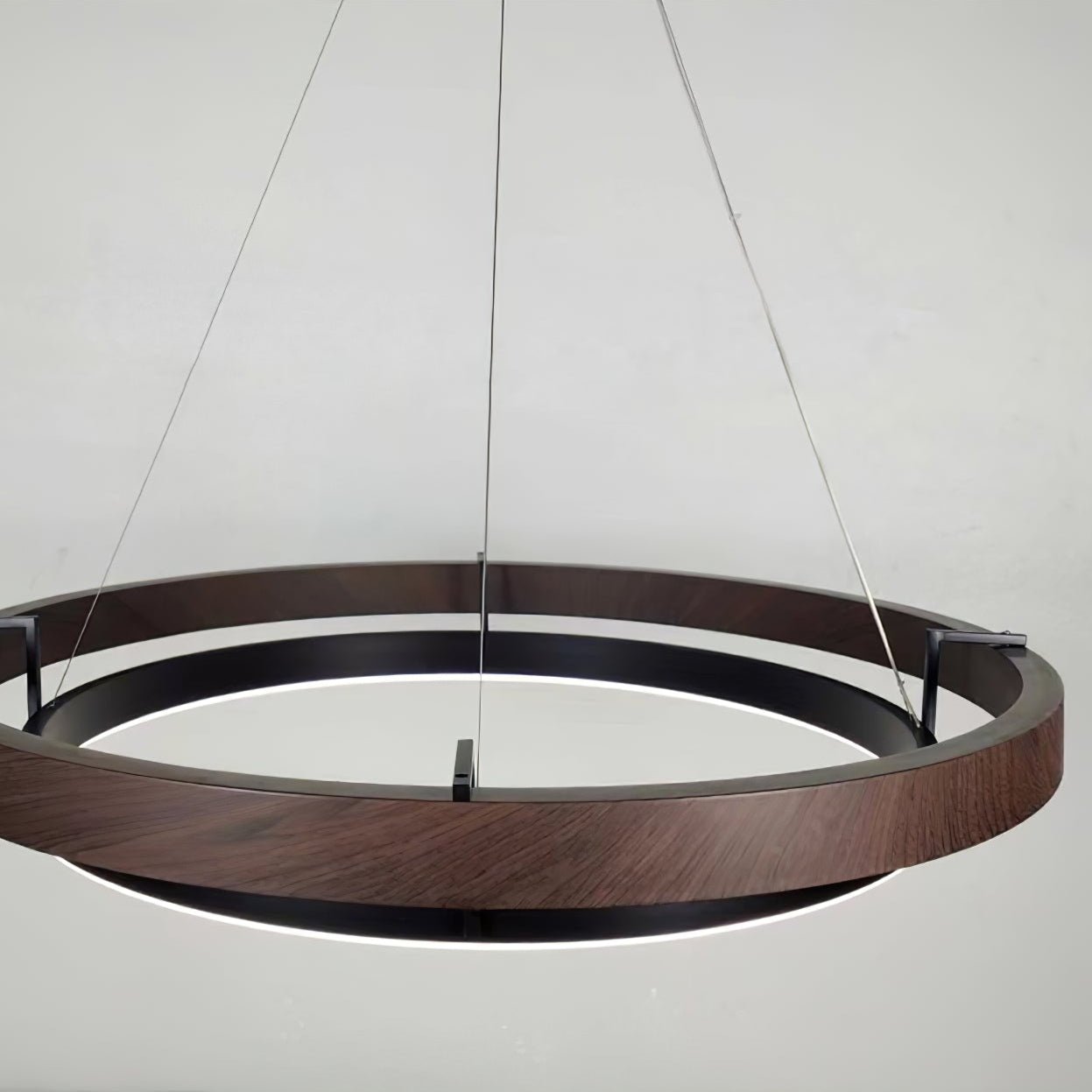 Loahes Ring-Shaped Pendant Light