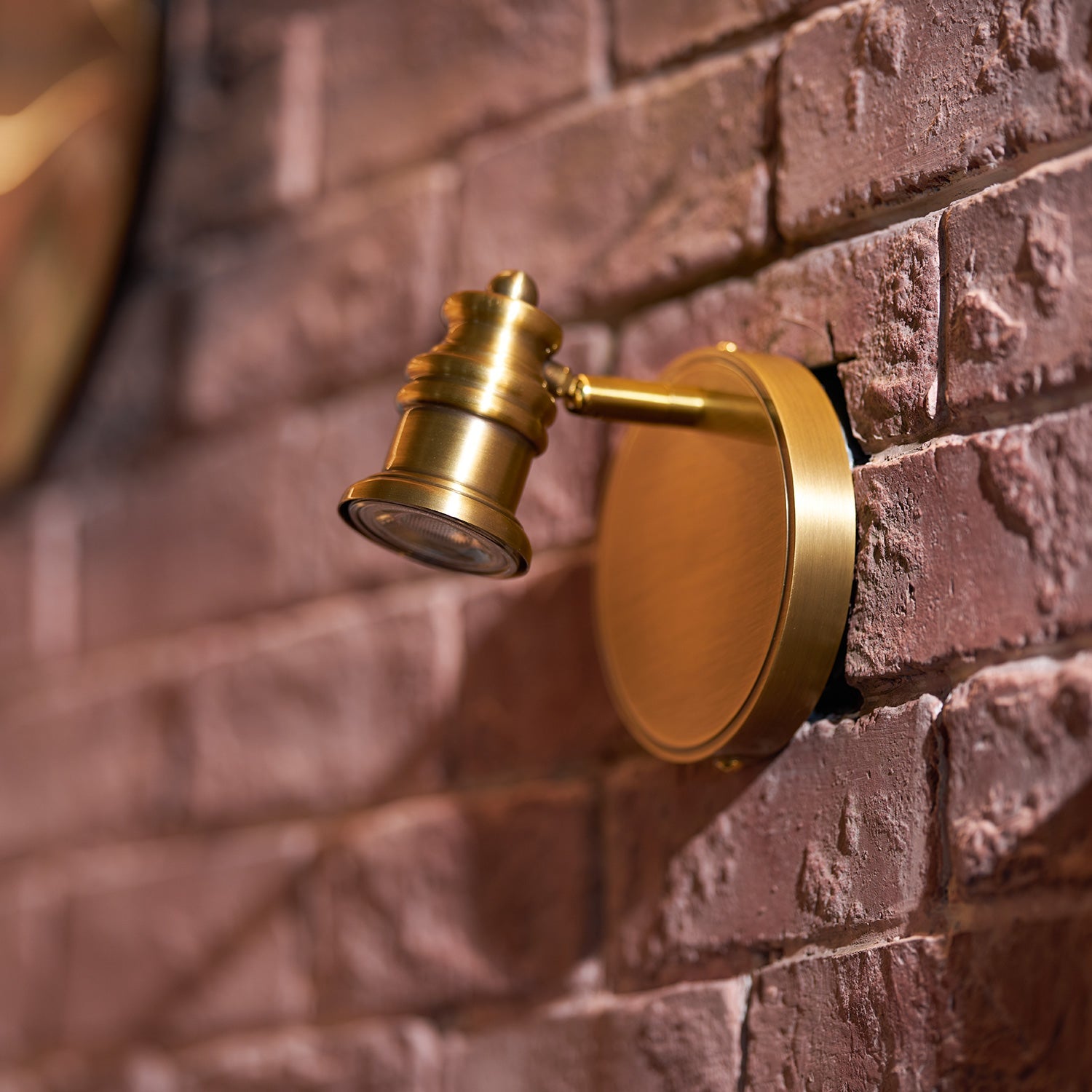 Zewell Linear Wall Light