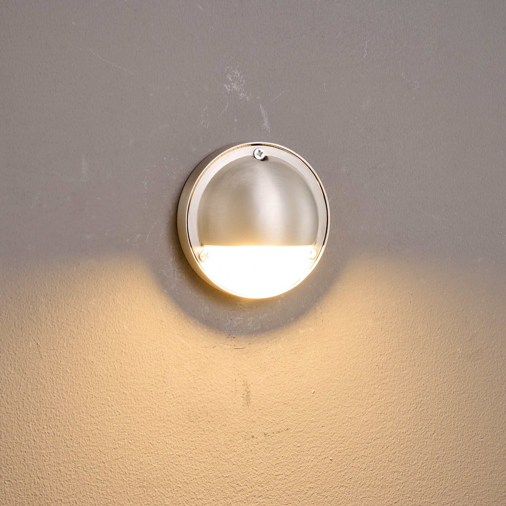 Avenlier Outdoor Wall Light