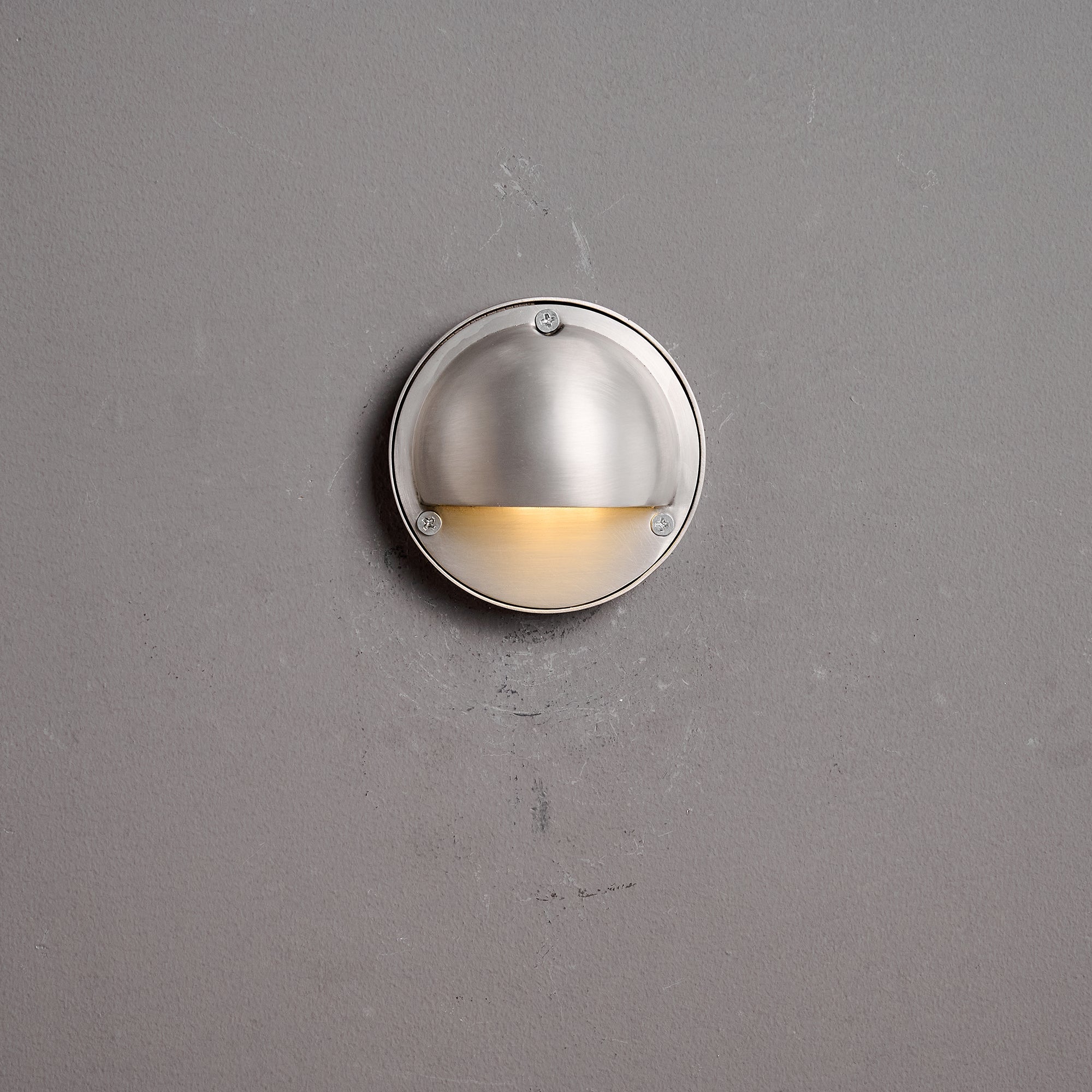 Avenlier Outdoor Wall Light