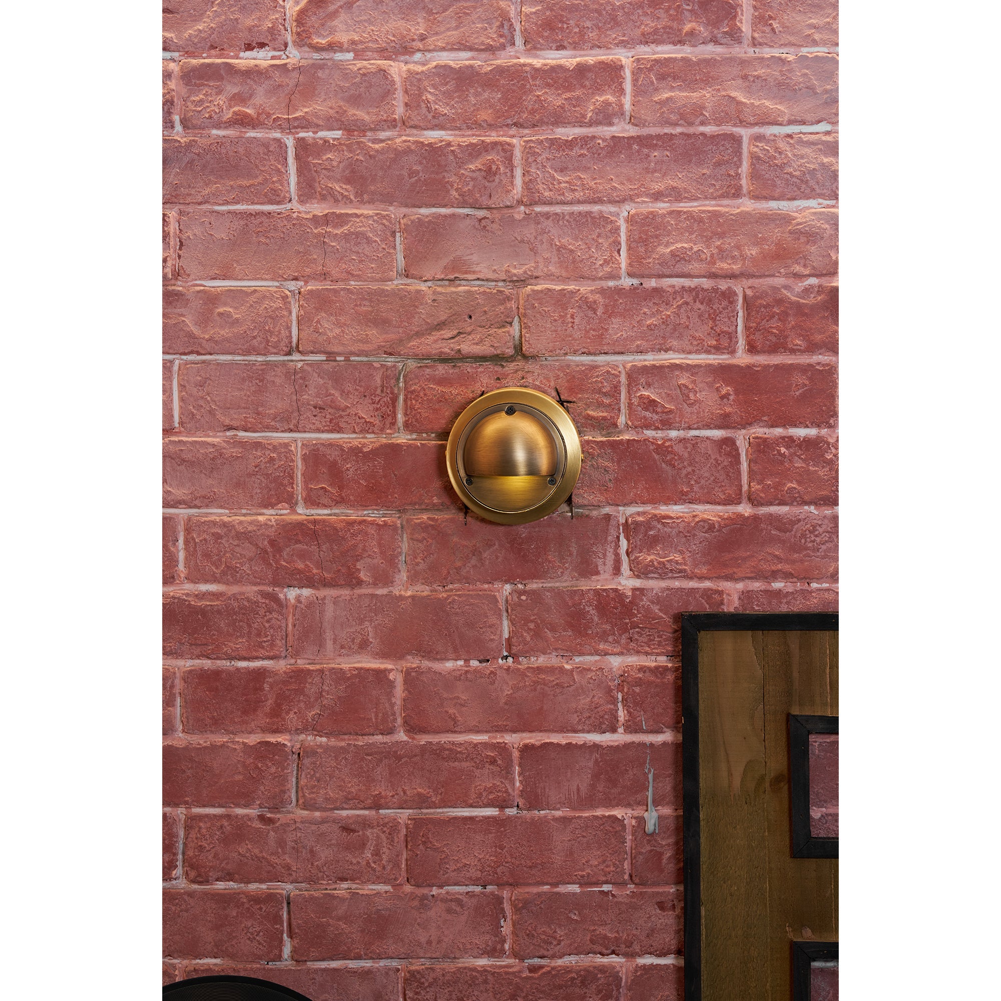 Avenlier Outdoor Wall Light