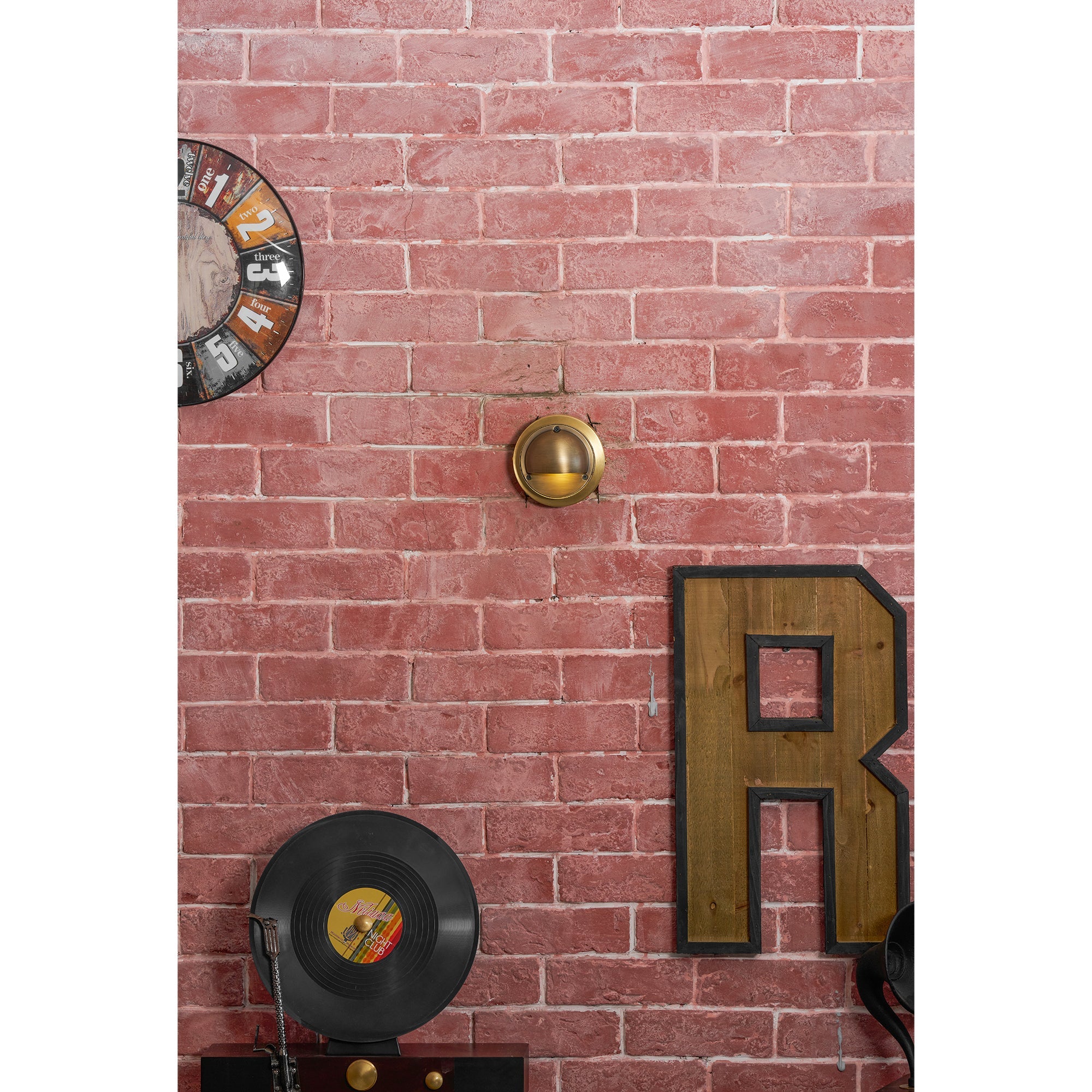 Avenlier Outdoor Wall Light