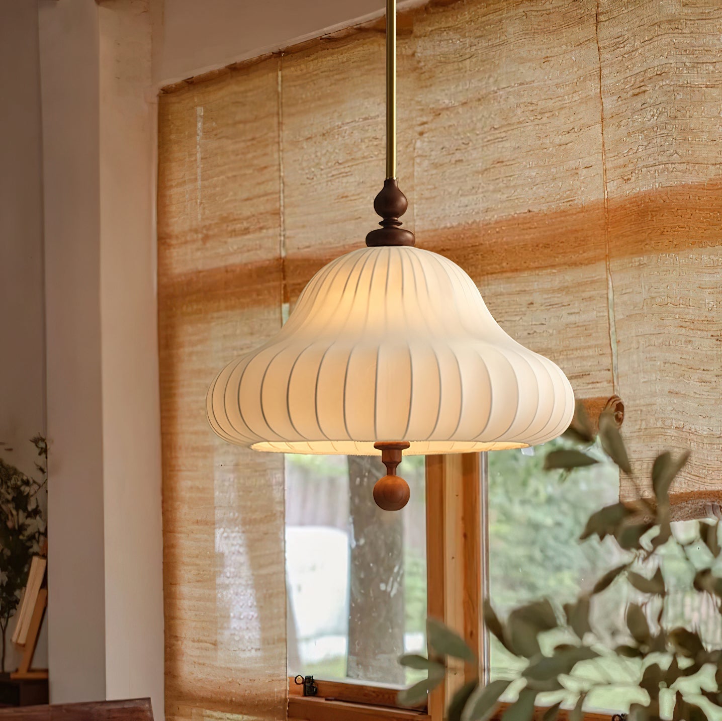 Lunaro Pendant Light