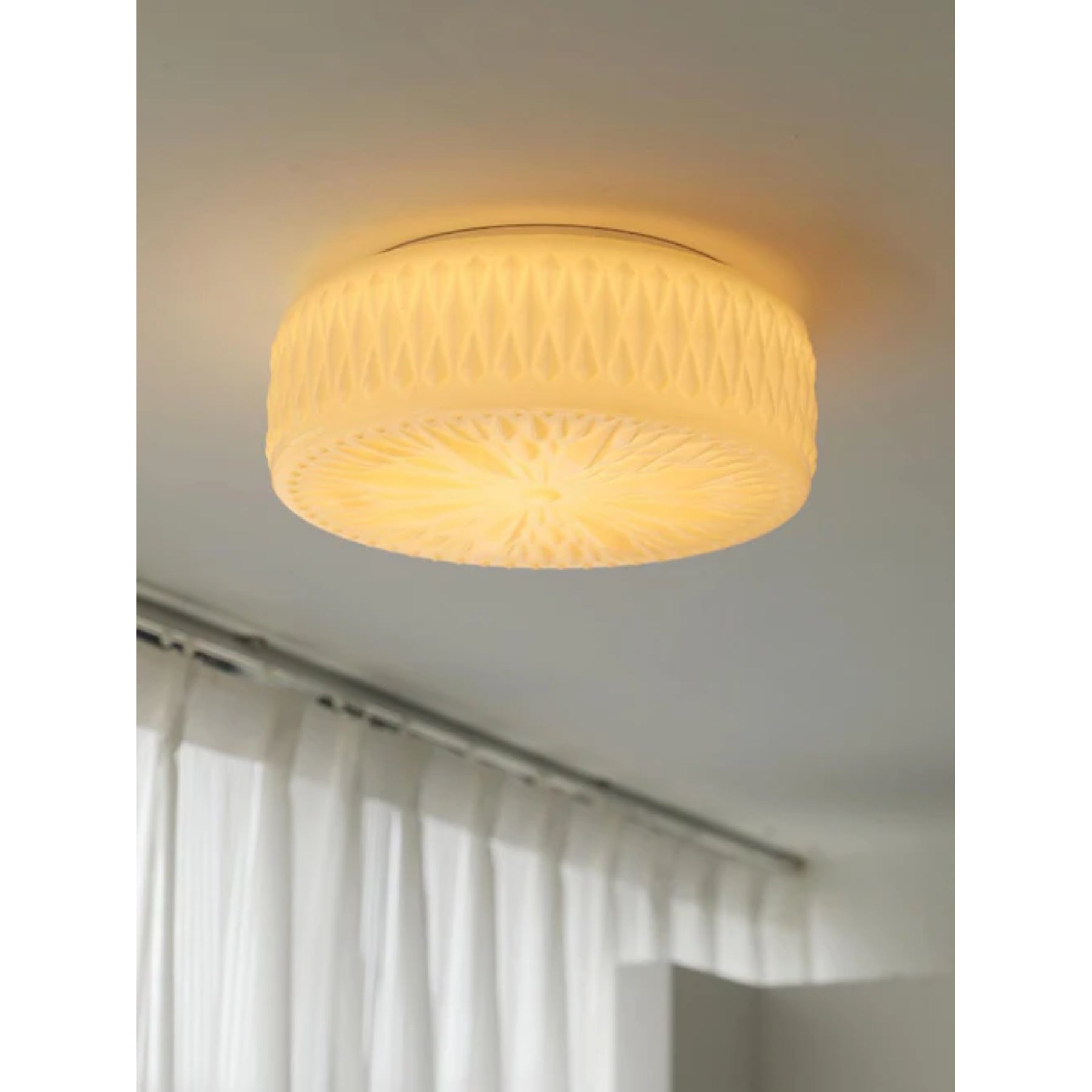 Nolvik Ceiling Light