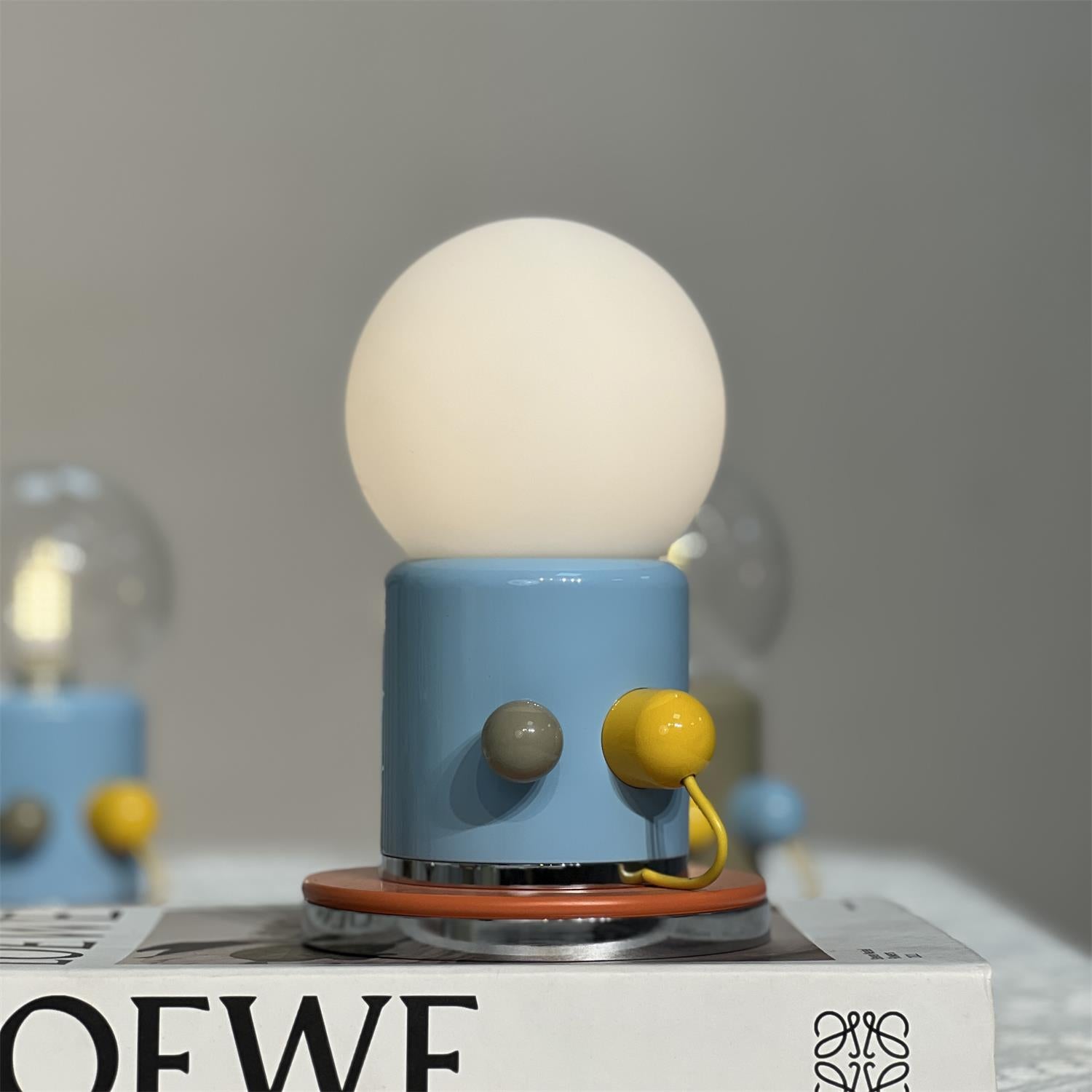Trivano Table Lamp