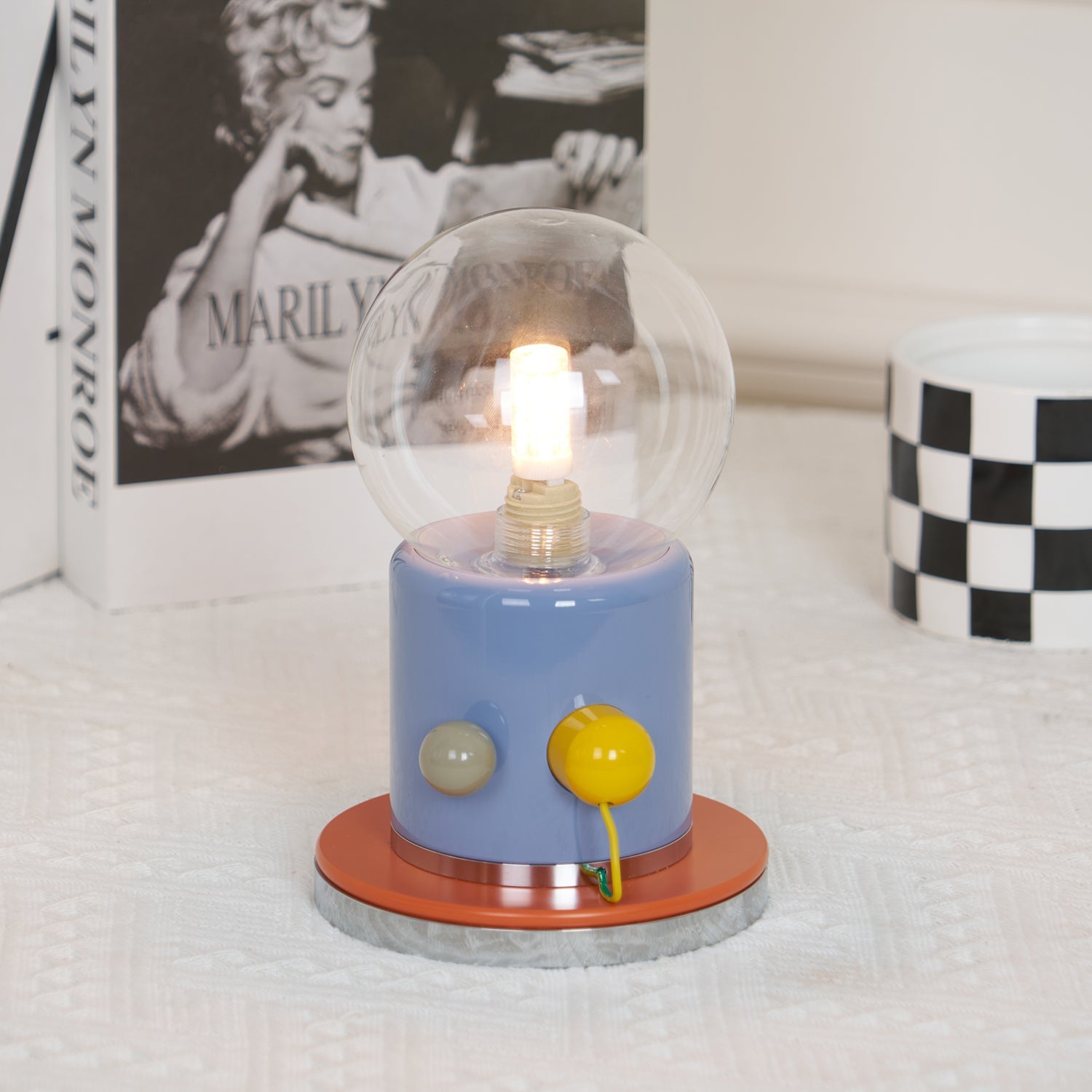 Trivano Table Lamp