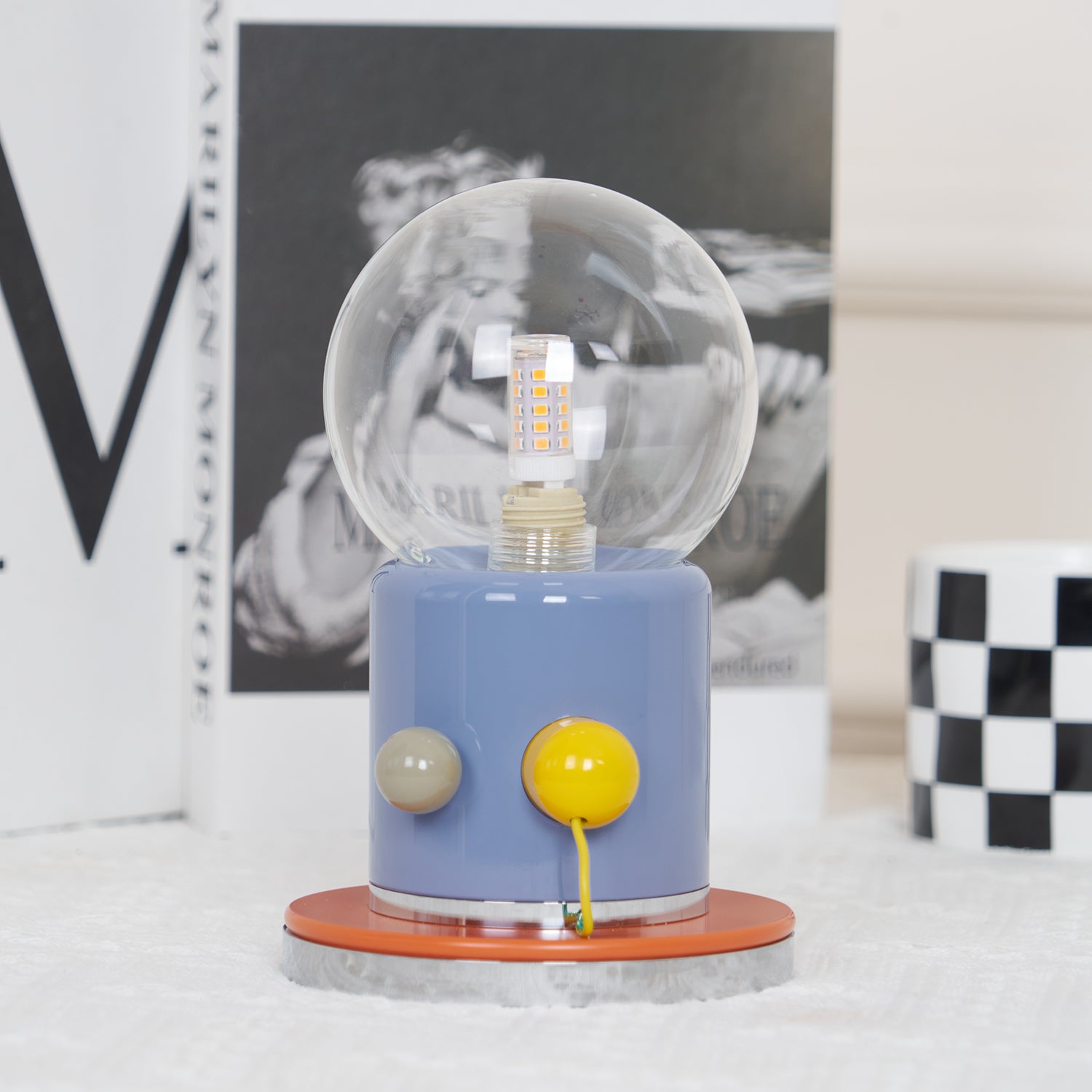 Trivano Table Lamp