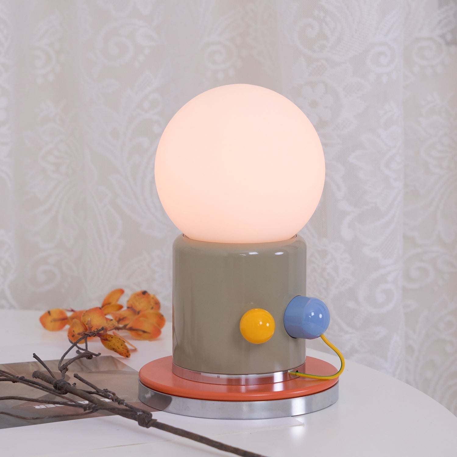 Trivano Table Lamp