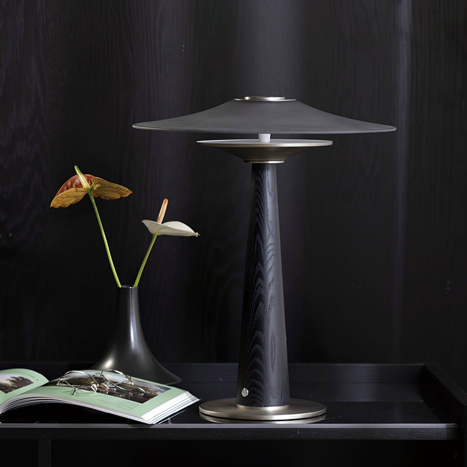 Kizom Table Lamp