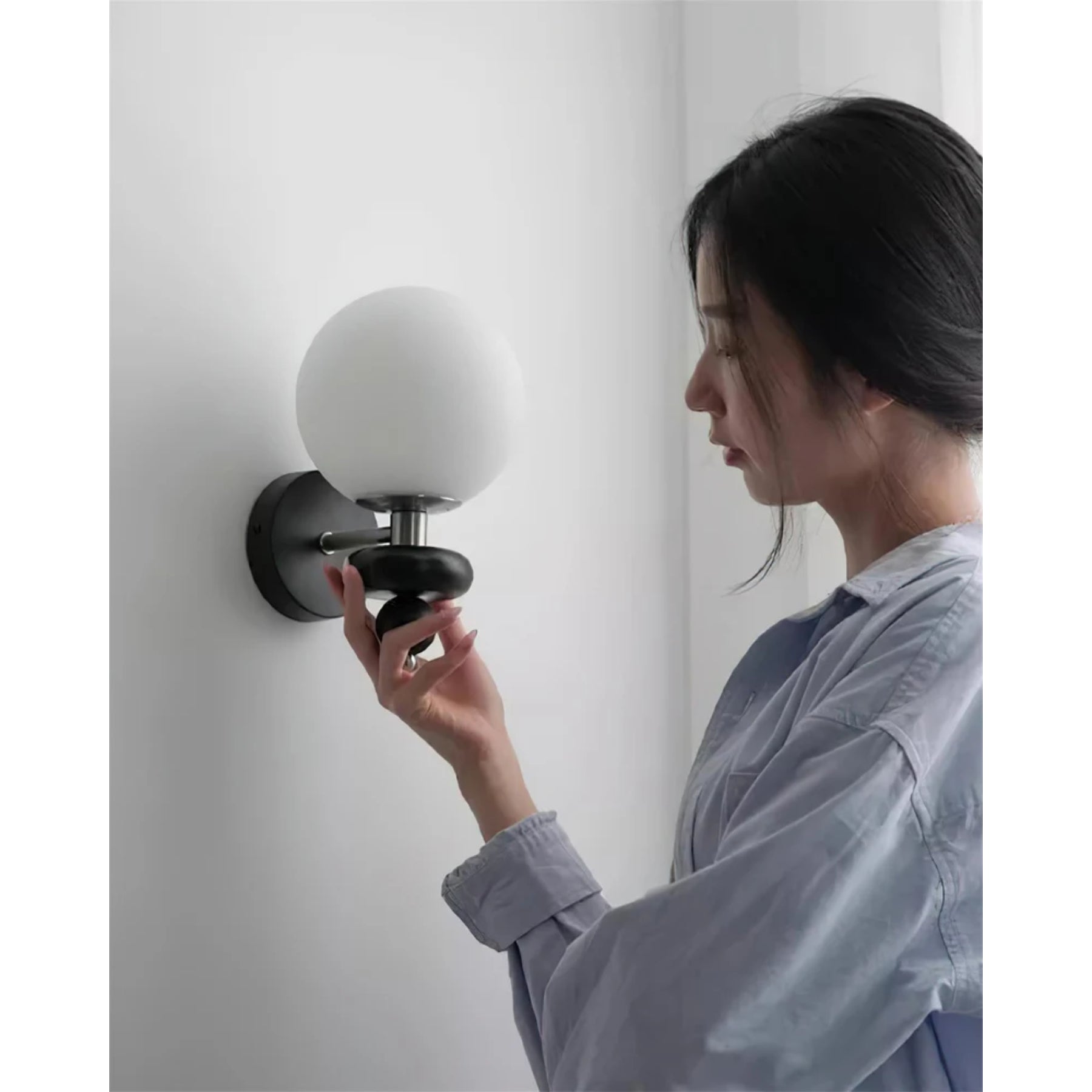 Mirvano Wall Light