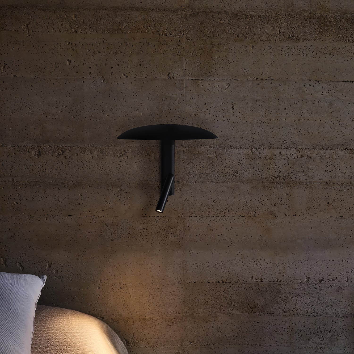 Kelzan Wall Light