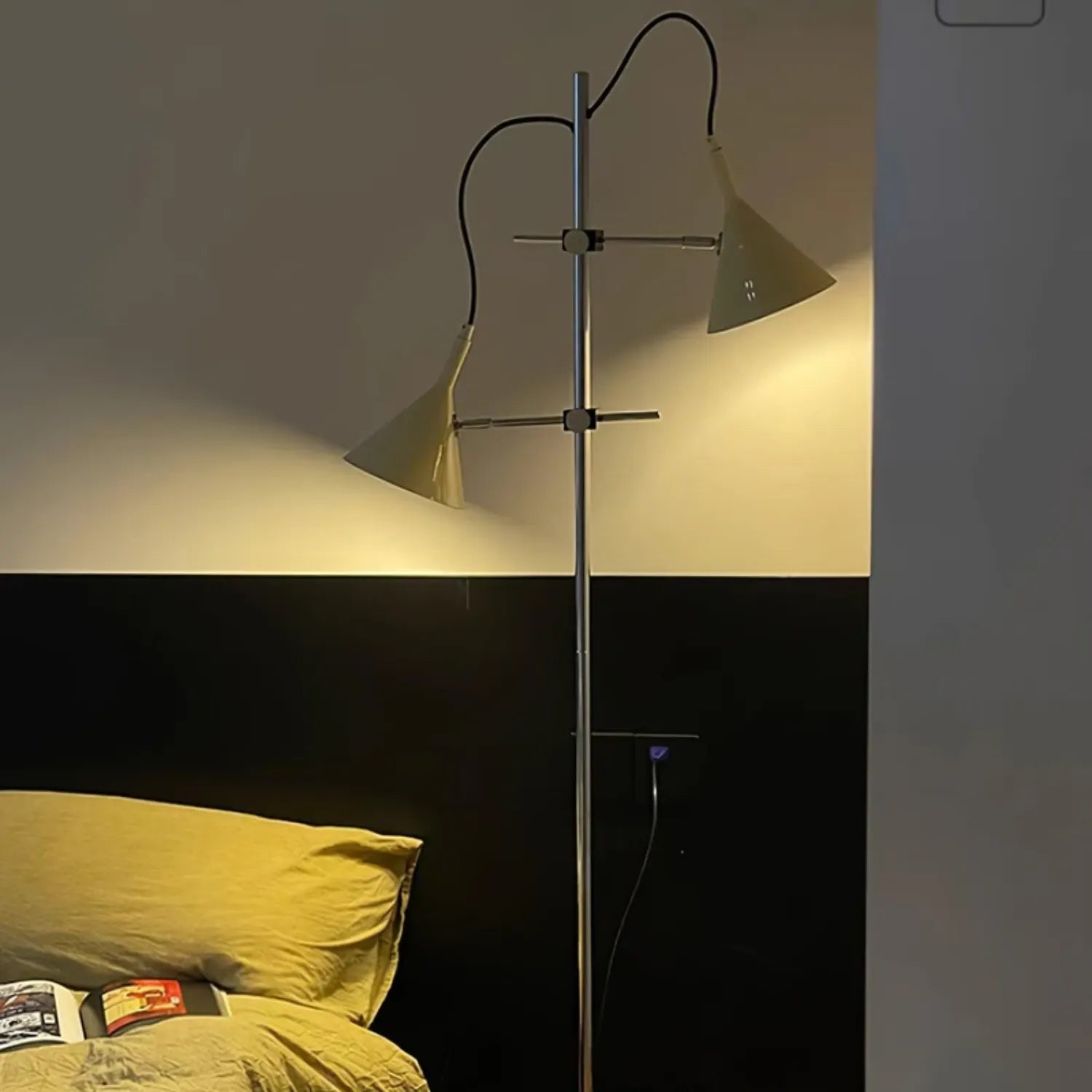 Latios Floor Lamp