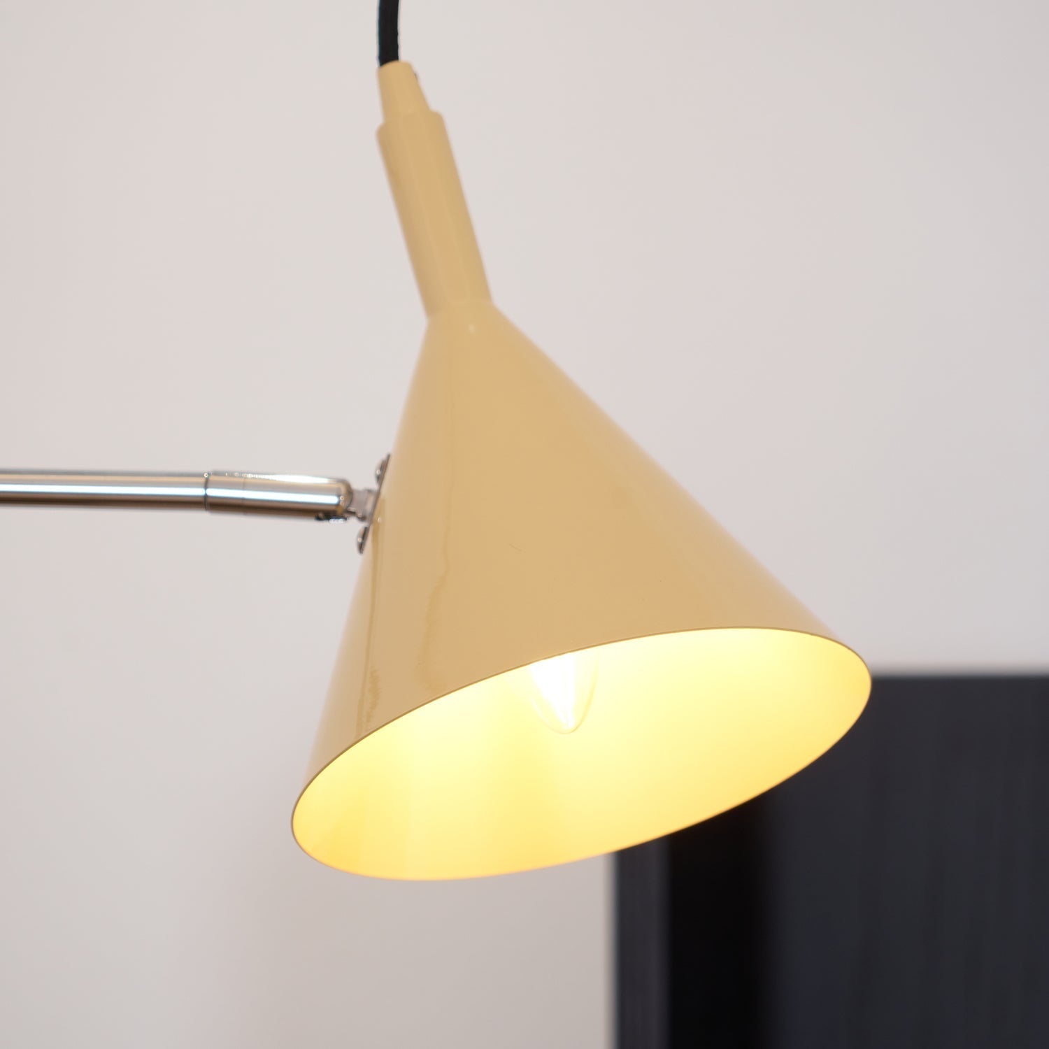 Latios Floor Lamp