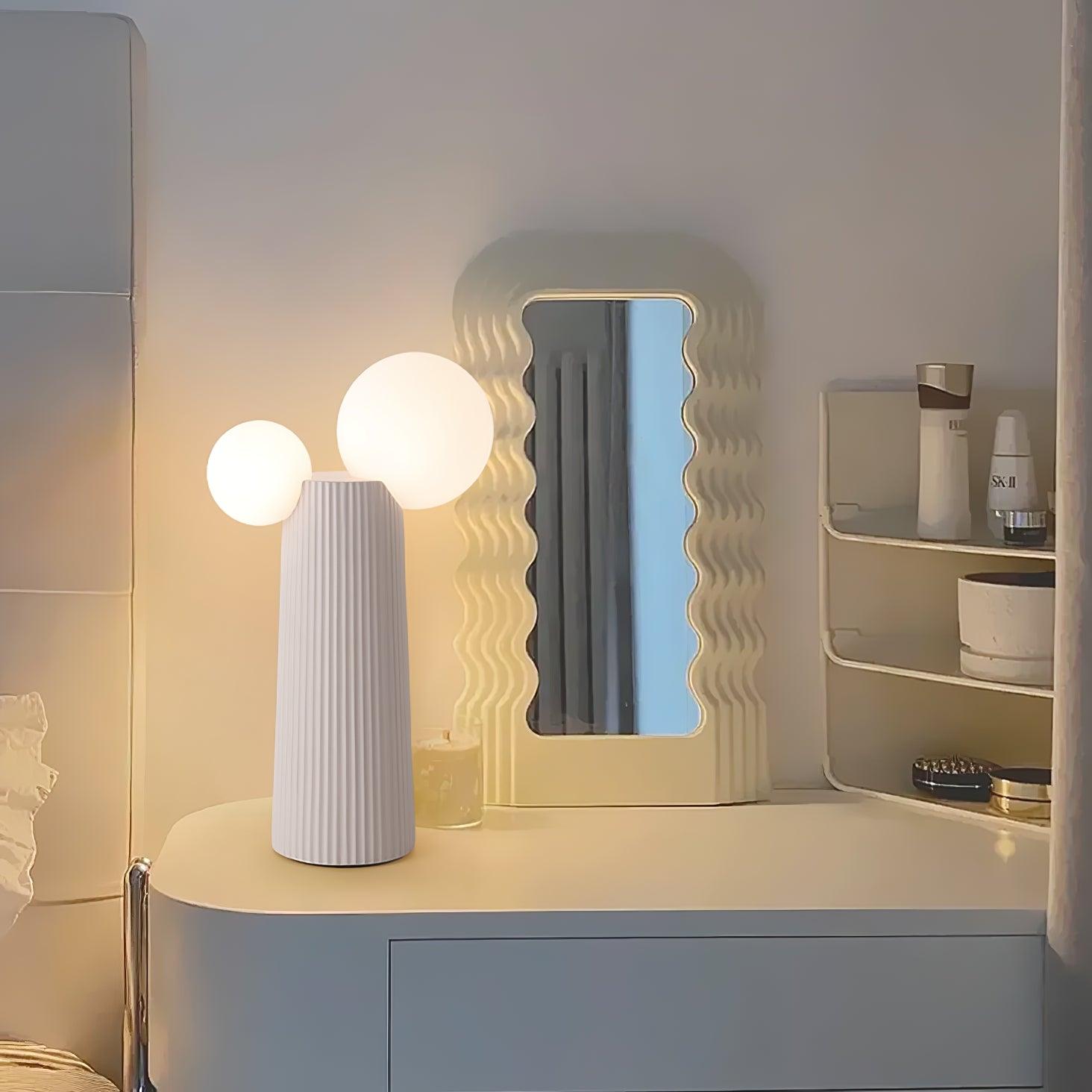 Lizzy Table Lamp