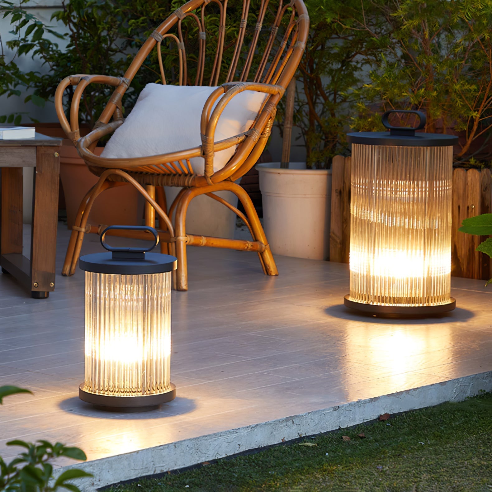 Lentesse Outdoor Light