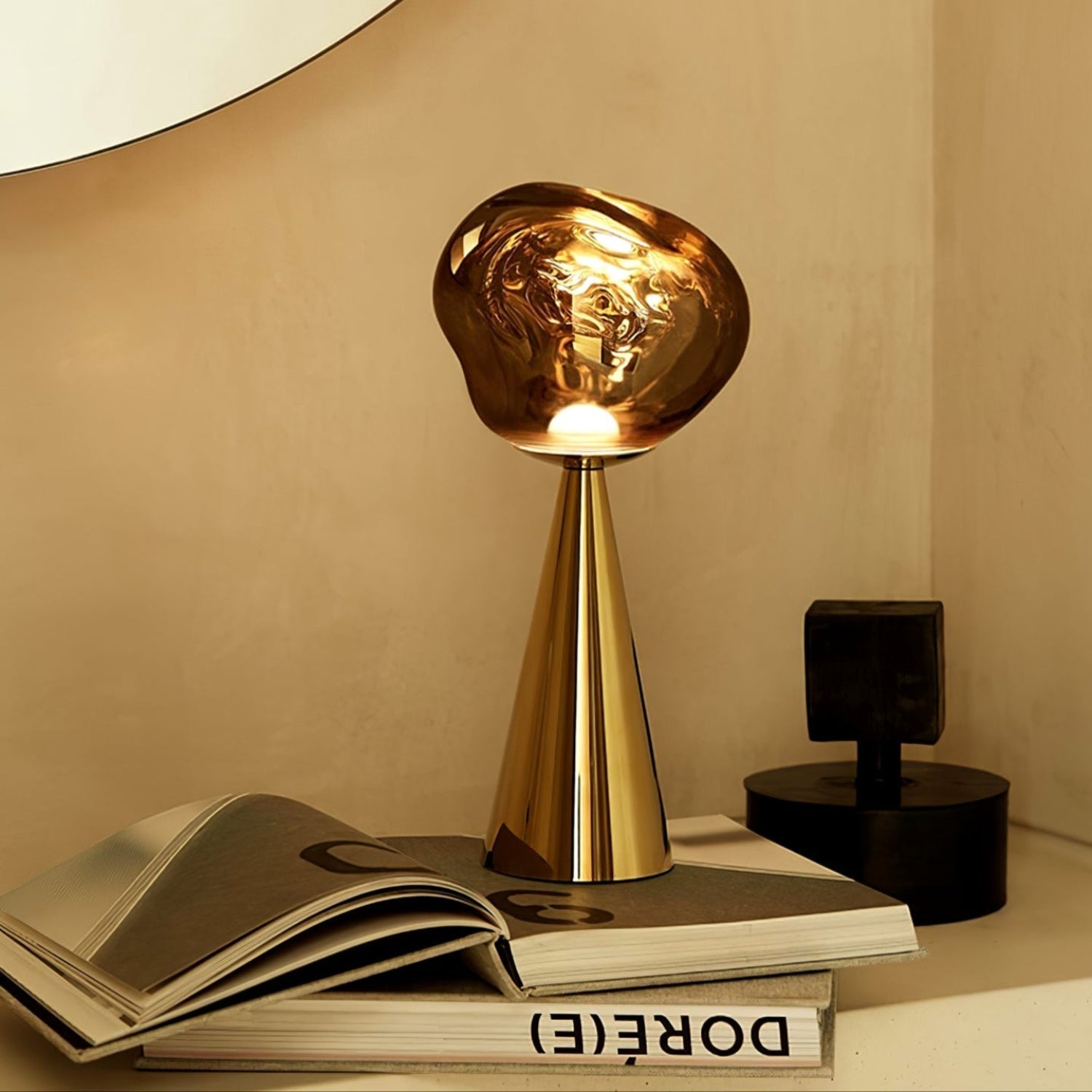 Syrlion Orb Table Lamp