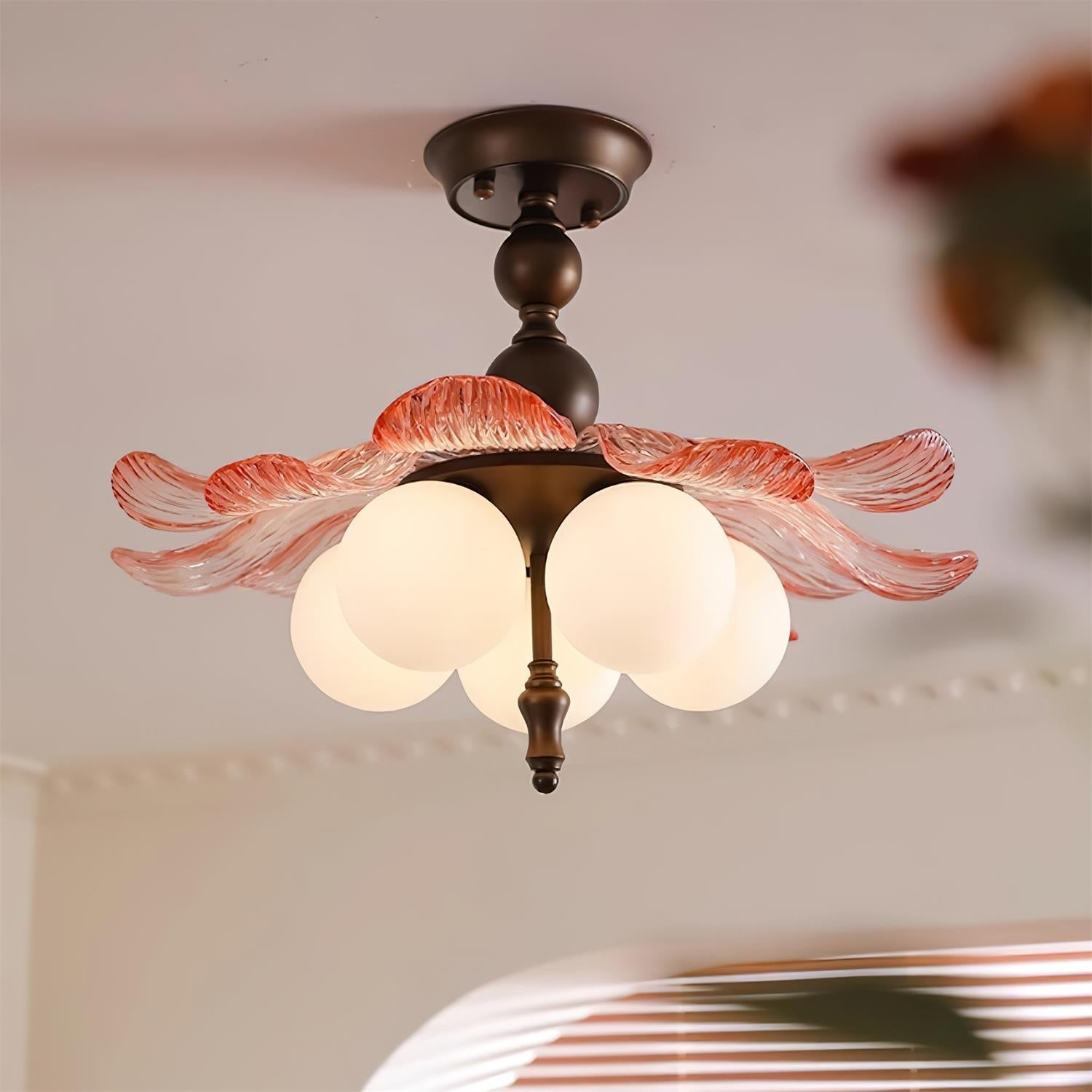 Leyvaza Ceiling Light