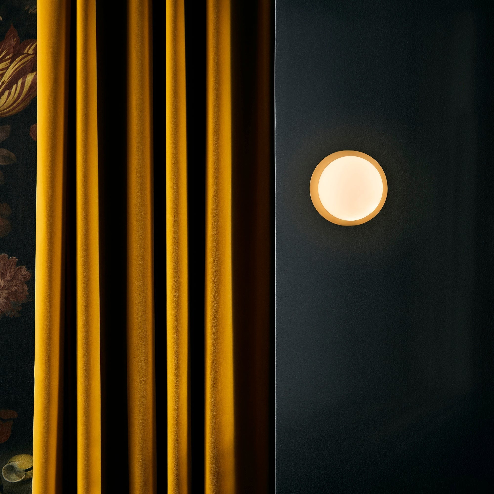 Lunere Wall Light