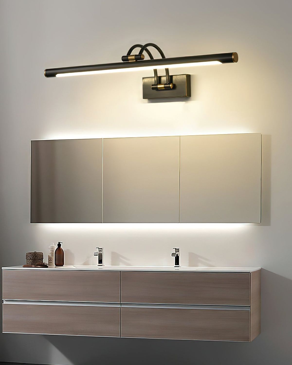 Moore Linear Wall Light