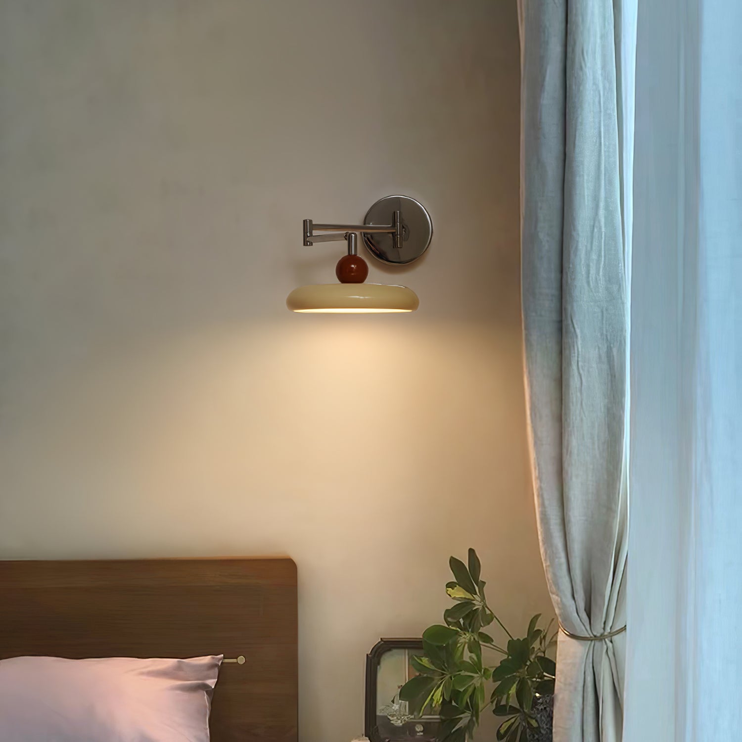 Laslon Wall Light
