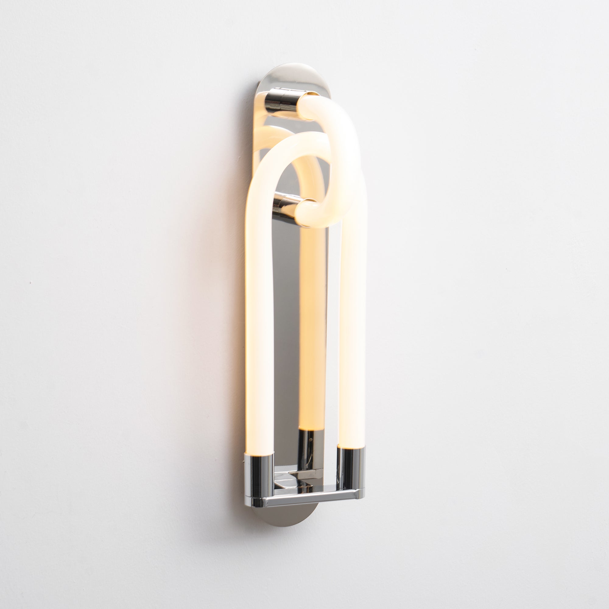 Loracus Wall Light