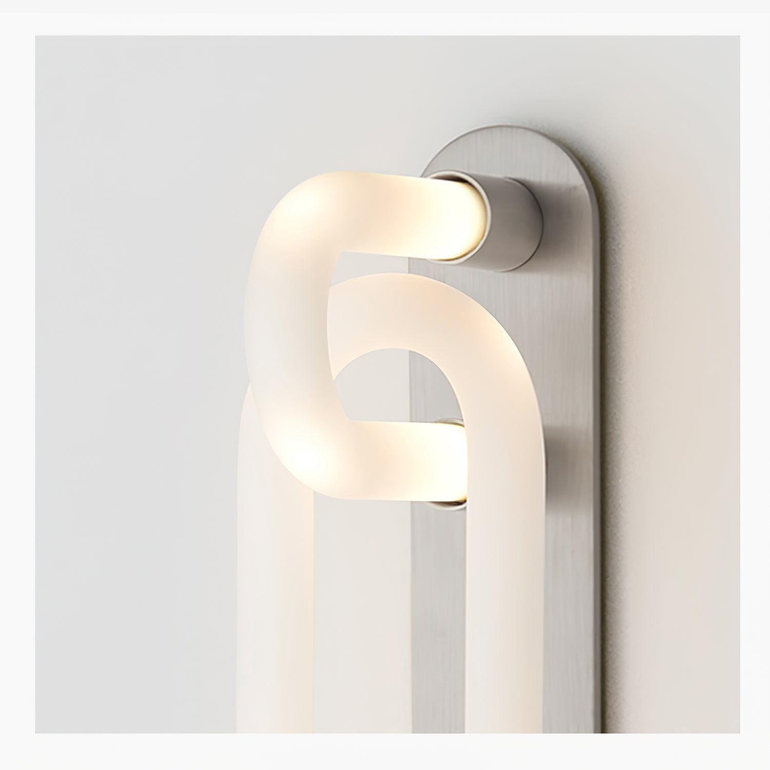 Loracus Wall Light